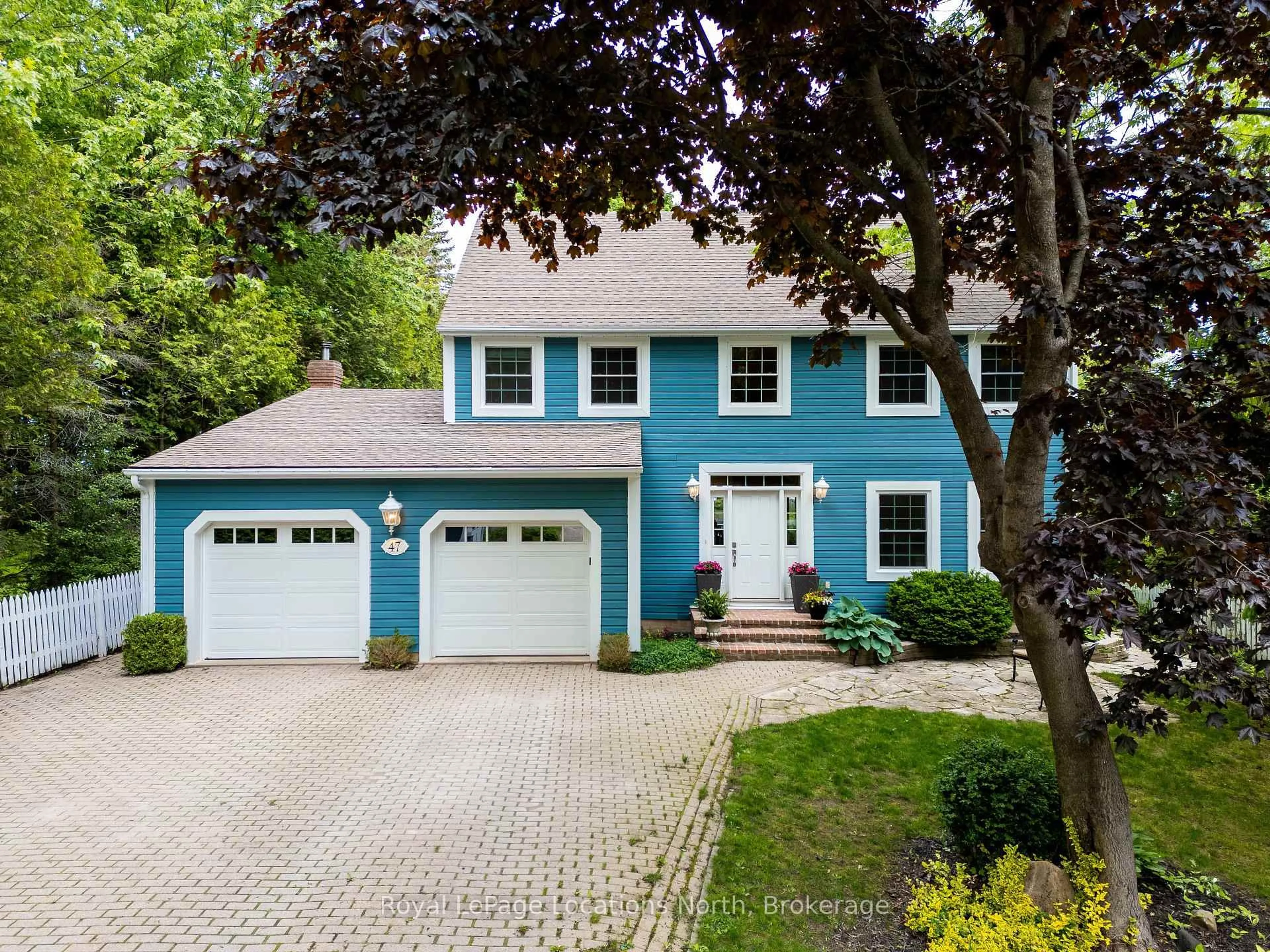 Home with vinyl exterior material, street for 47 Vera St, Meaford Ontario N4L 1B2