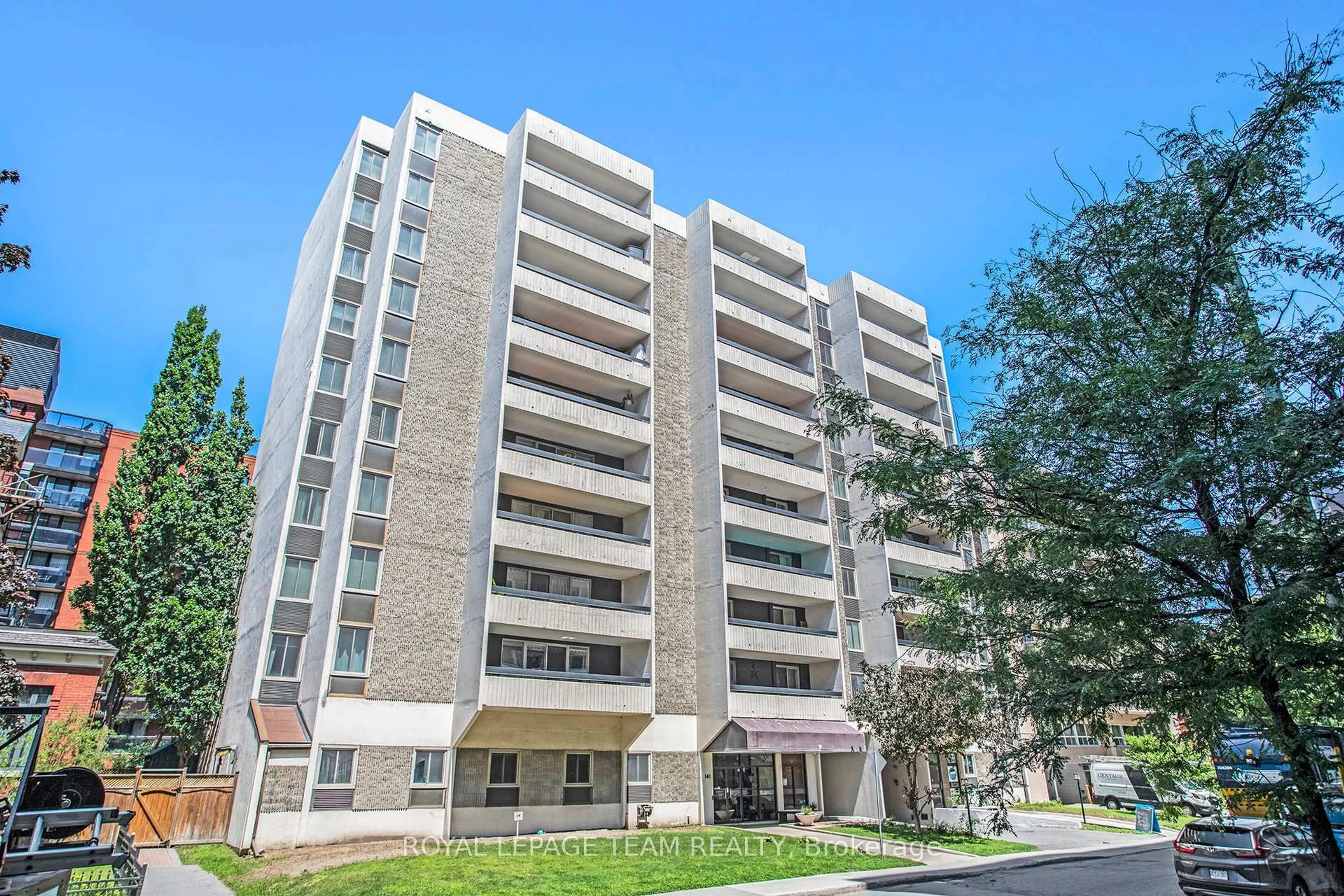Unknown for 141 Somerset St #402, Ottawa Ontario K2P 2H1
