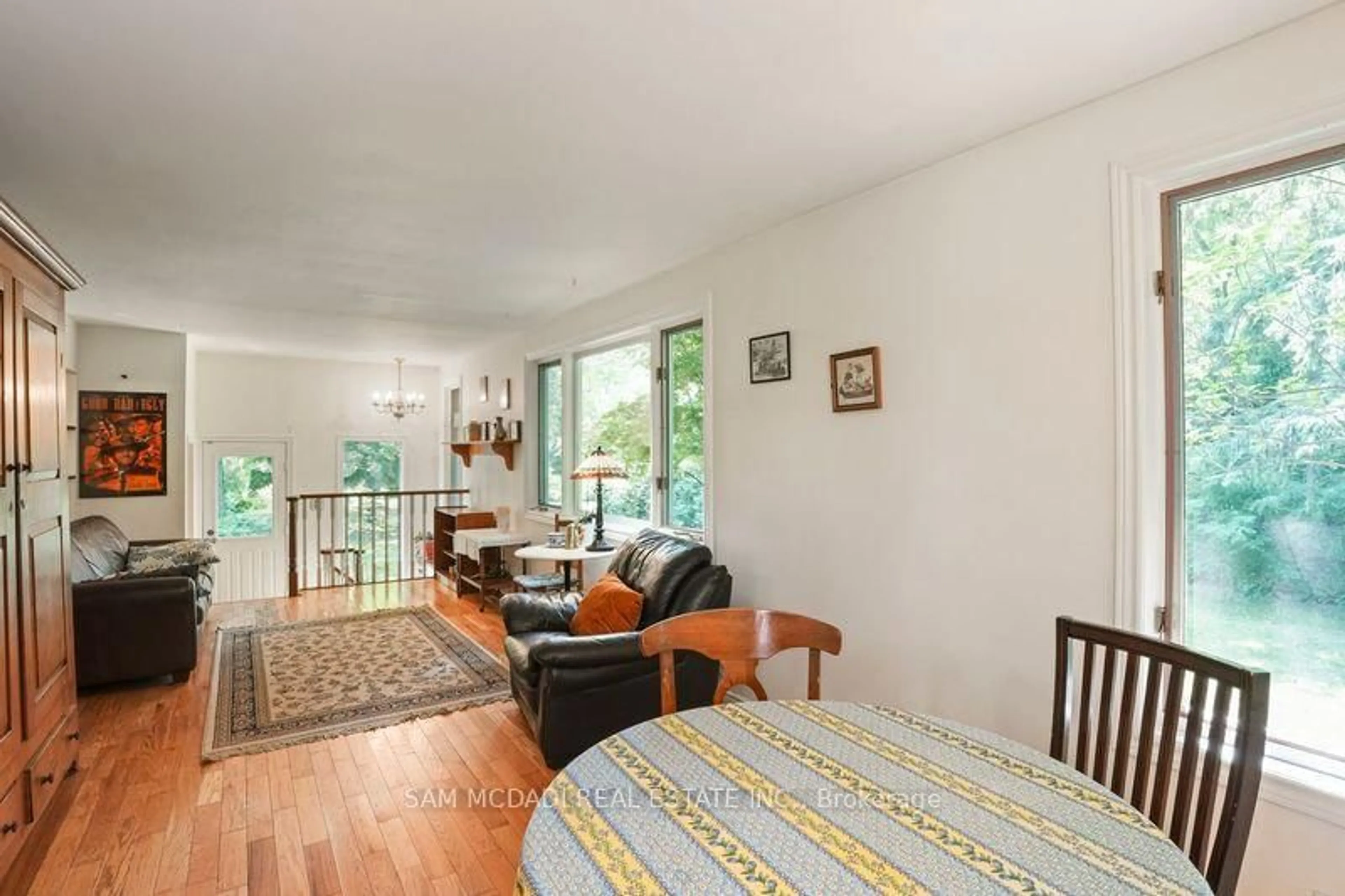Living room with furniture, unknown for 487 4th Concession, Hamilton Ontario L8B 1J4