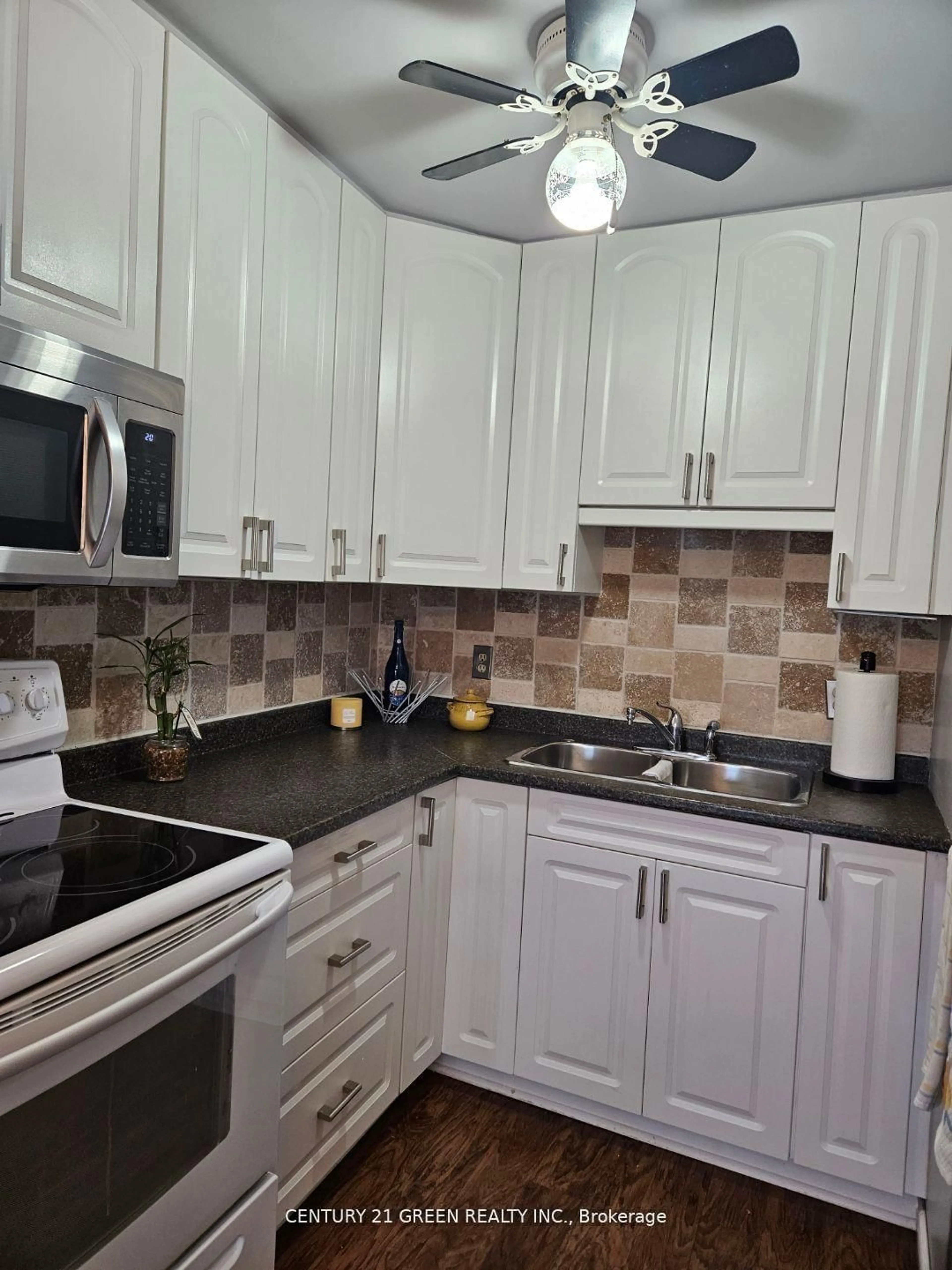 Standard kitchen, ceramic/tile floor for 1 Prince Of Wales Dr #G, Belleville Ontario K8P 2T5