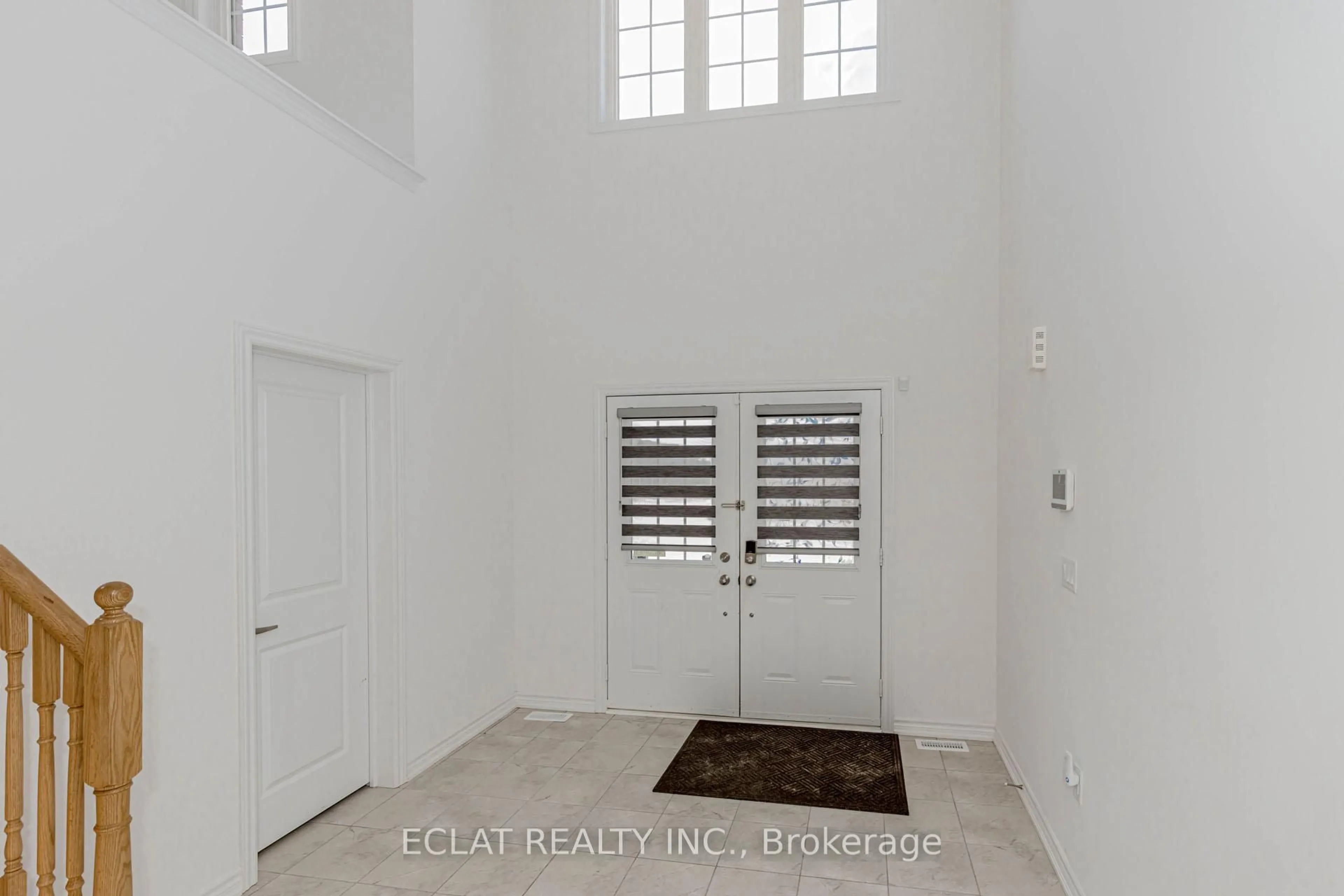 Indoor entryway for 329 Russell St, Southgate Ontario N0C 1B0