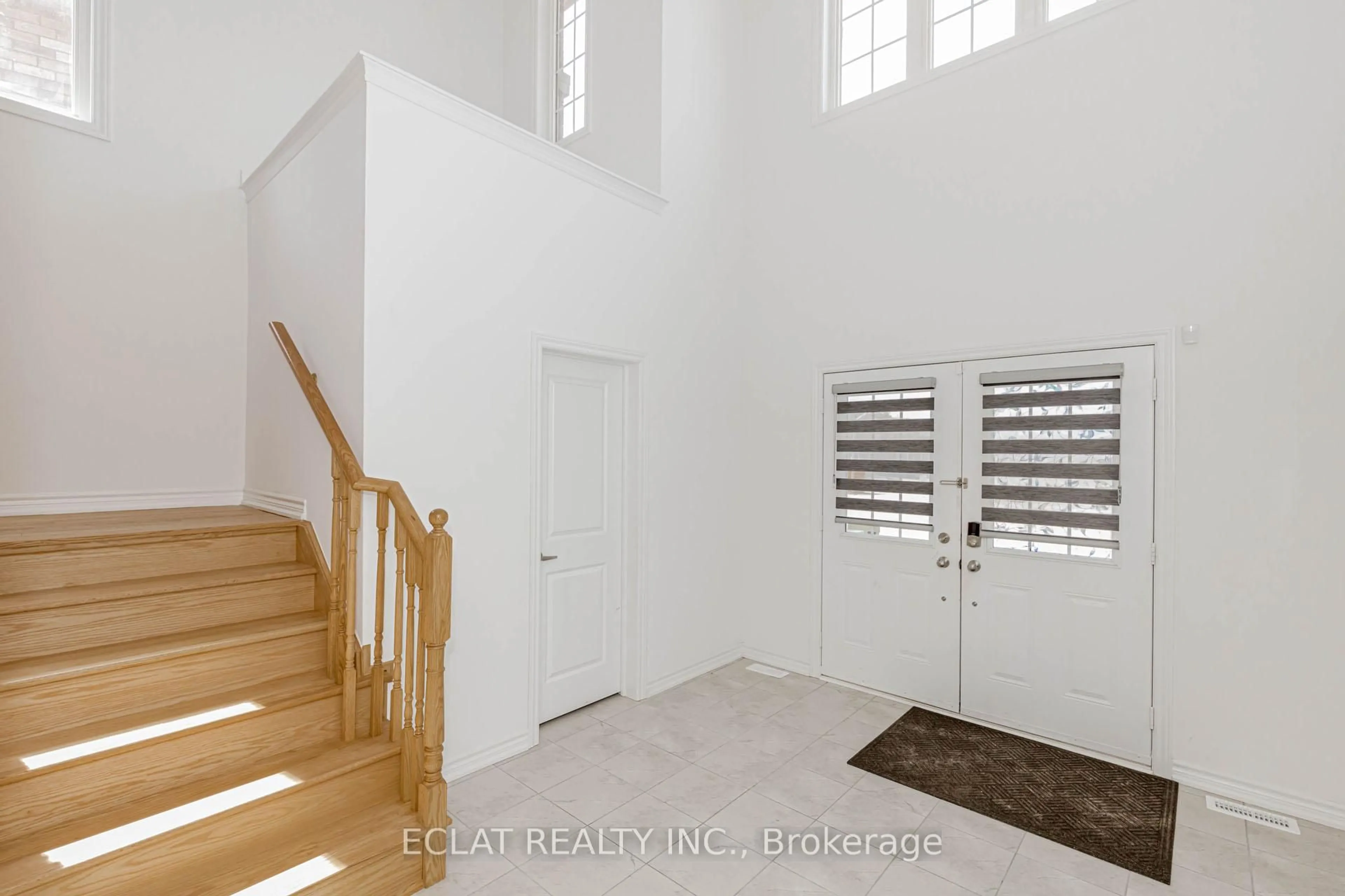 Indoor entryway for 329 Russell St, Southgate Ontario N0C 1B0