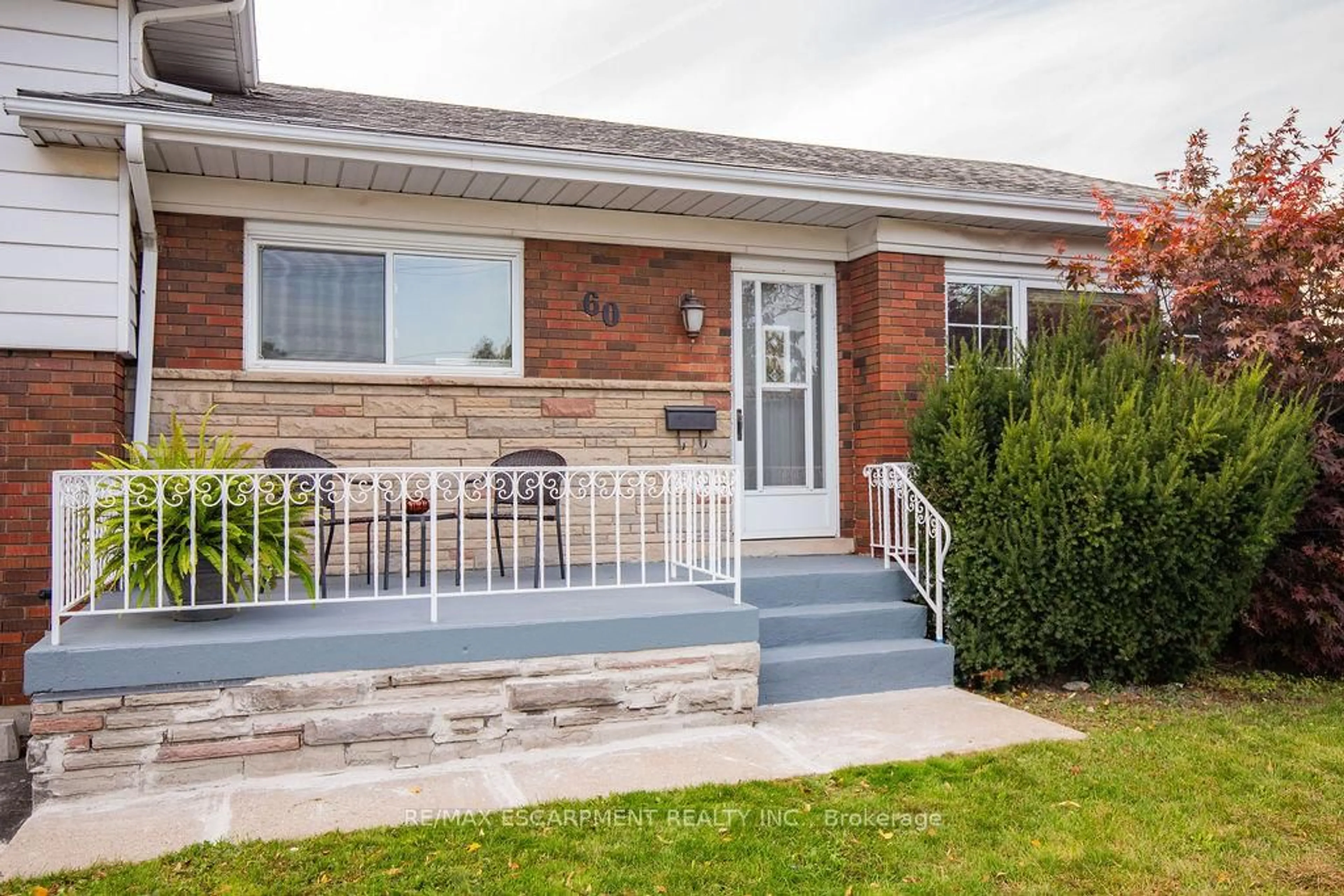 Home with brick exterior material, street for 60 Ivy Lea Pl, Hamilton Ontario L8T 3R6