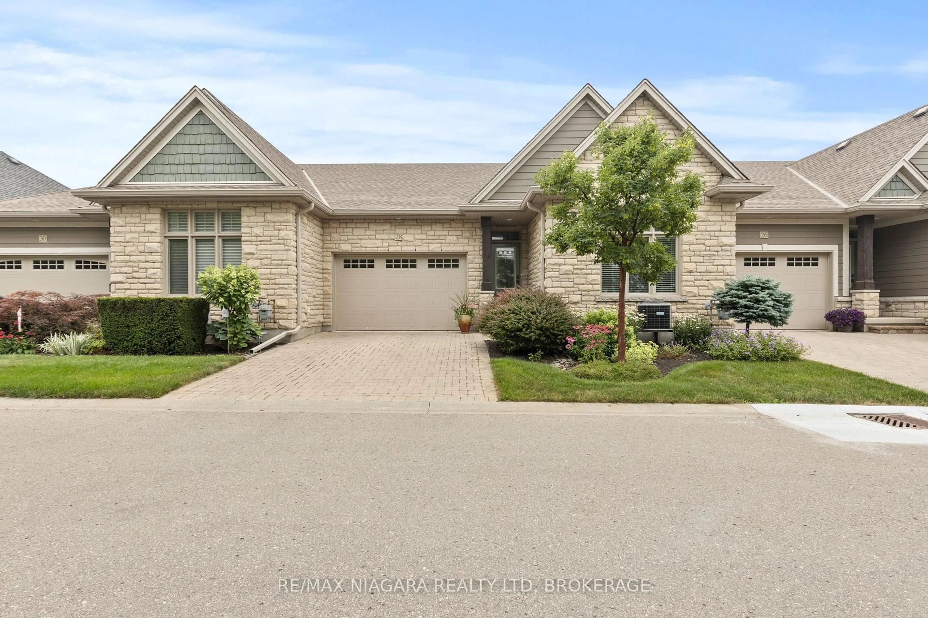 Home with brick exterior material, street for 28 HILLSIDE Dr, Niagara-on-the-Lake Ontario L0S 1P0