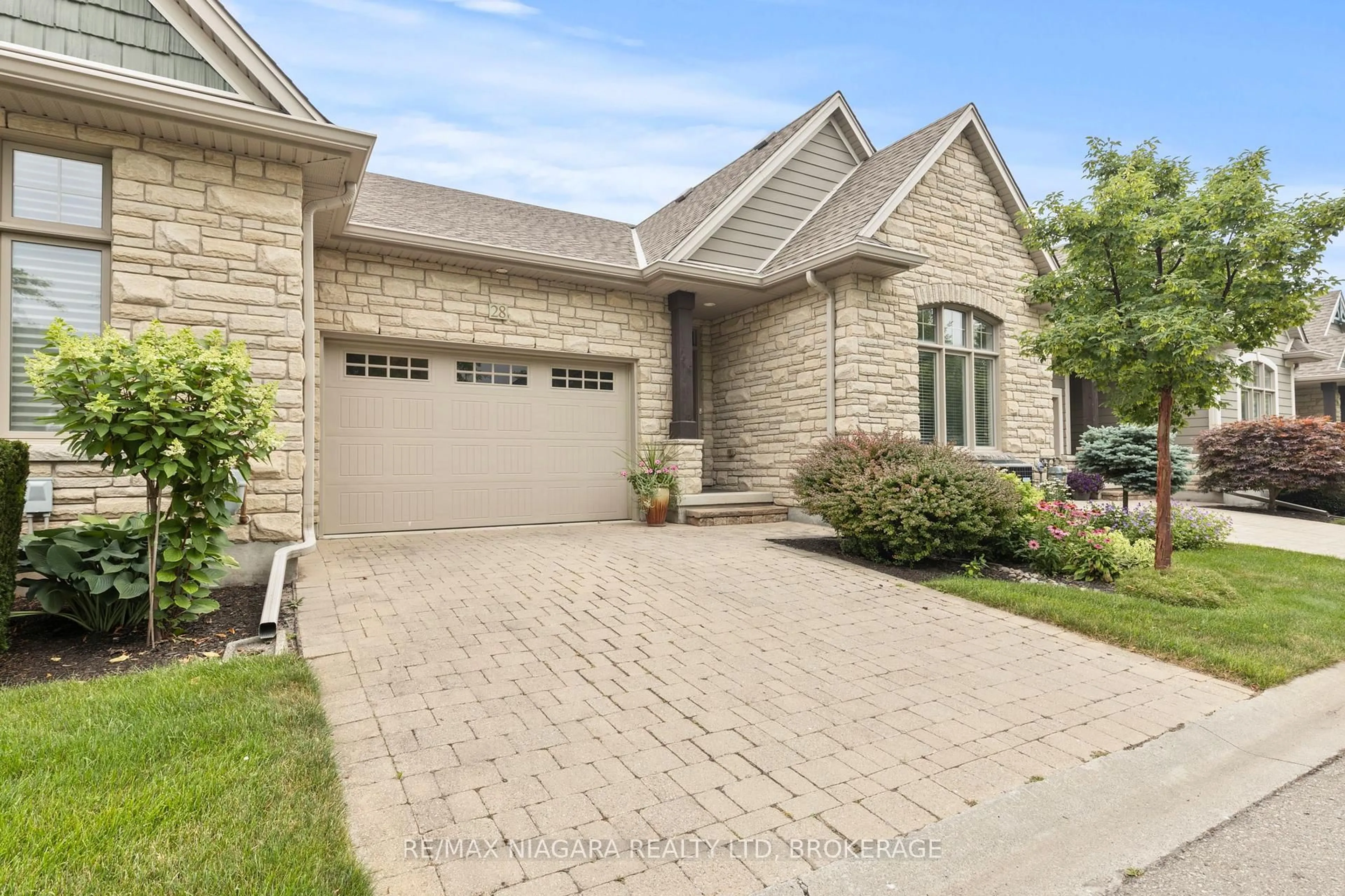 Home with brick exterior material, street for 28 HILLSIDE Dr, Niagara-on-the-Lake Ontario L0S 1P0