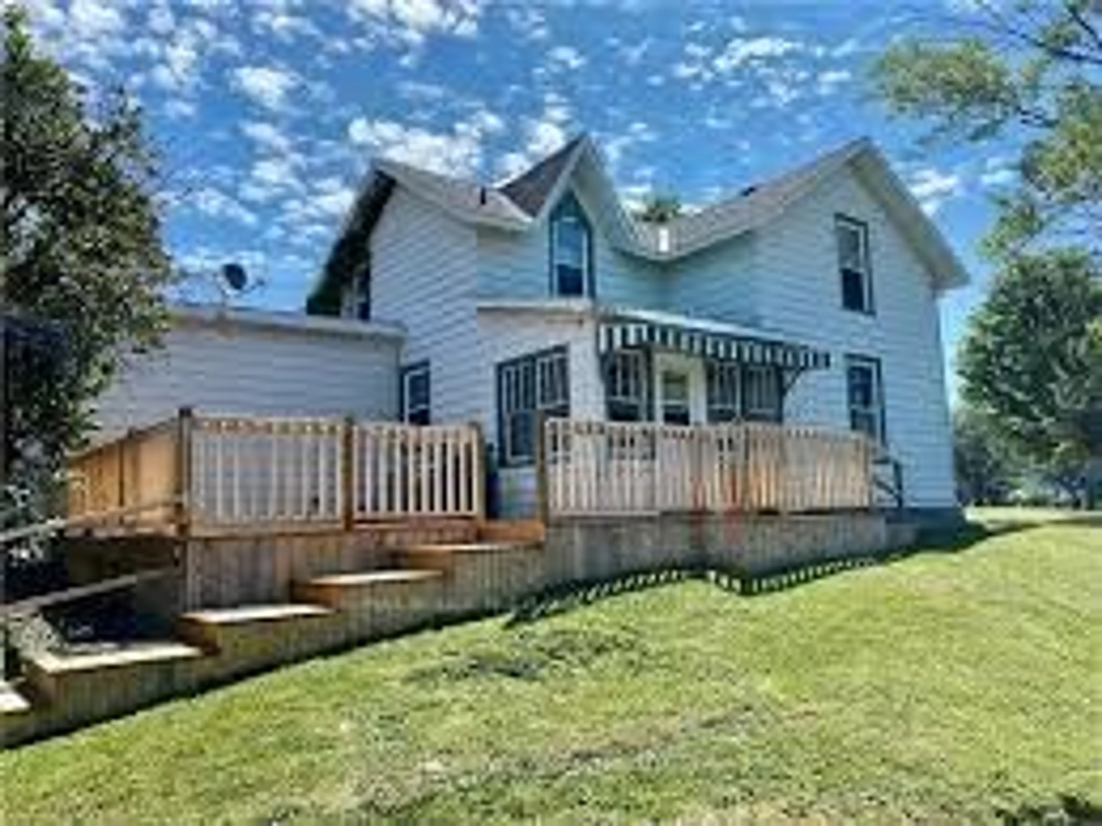 A pic from outside/outdoor area/front of a property/back of a property/a pic from drone, street for 185 Russell St, Madoc Ontario K0K 2K0