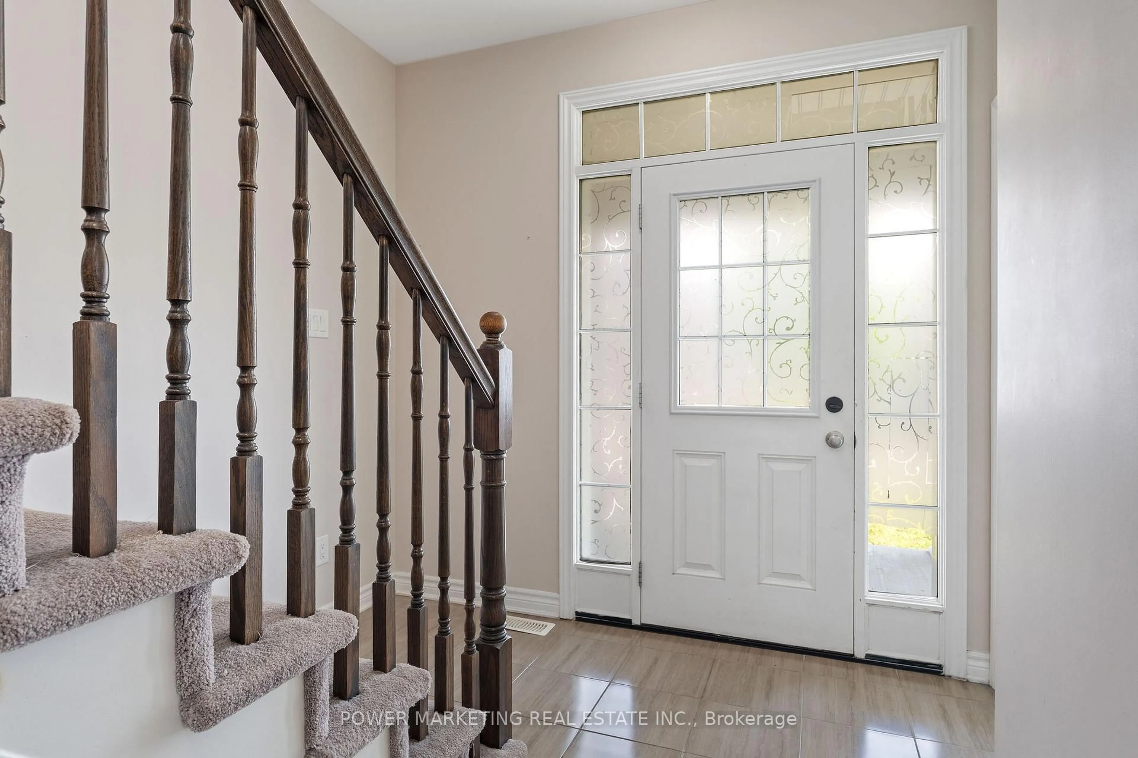 Indoor entryway for 326 SWEETCLOVER Way, Ottawa Ontario K4A 1E5