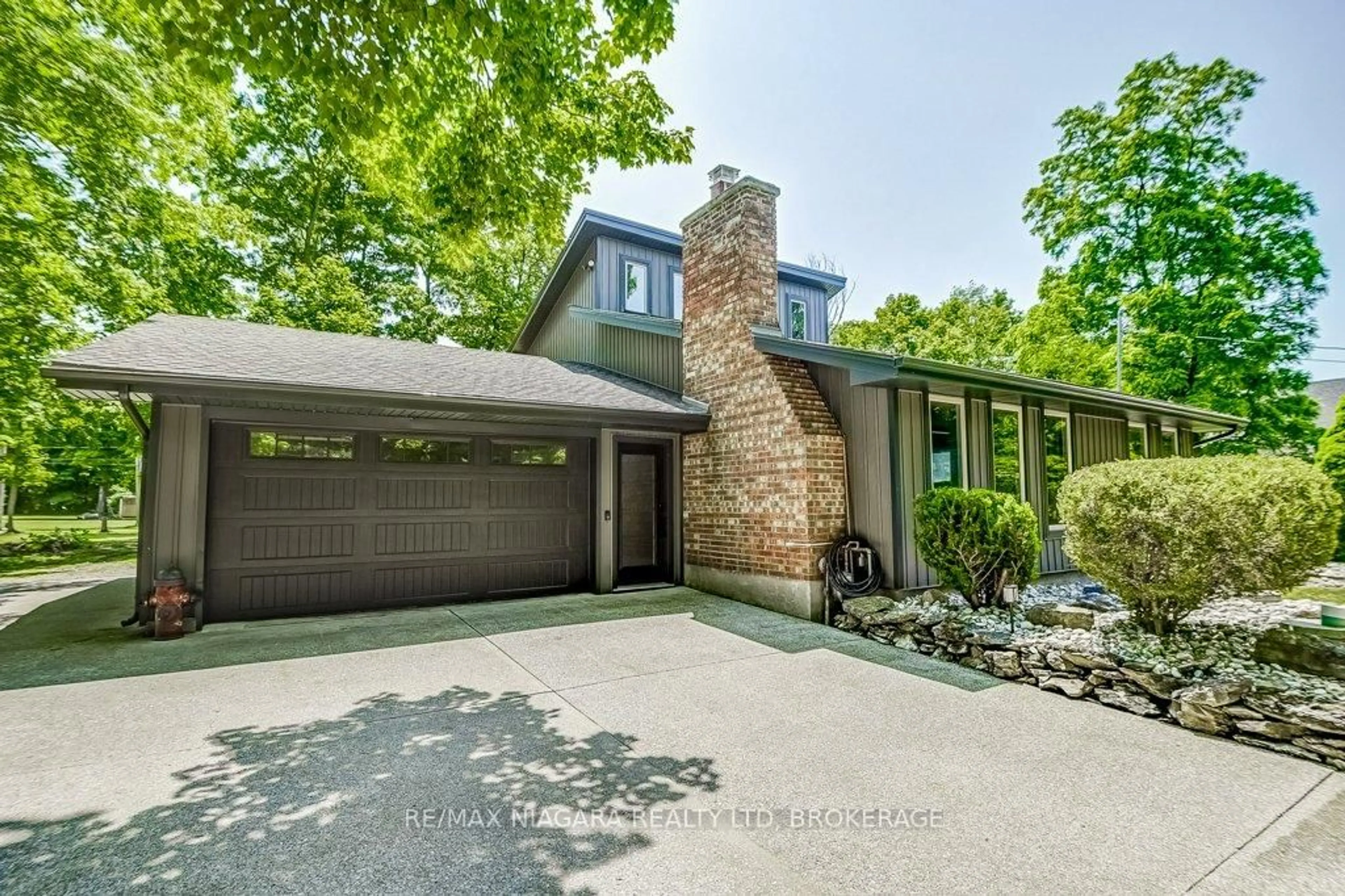 Home with brick exterior material, street for 4905 Mapleview Cres, Port Colborne Ontario L0S 1R0