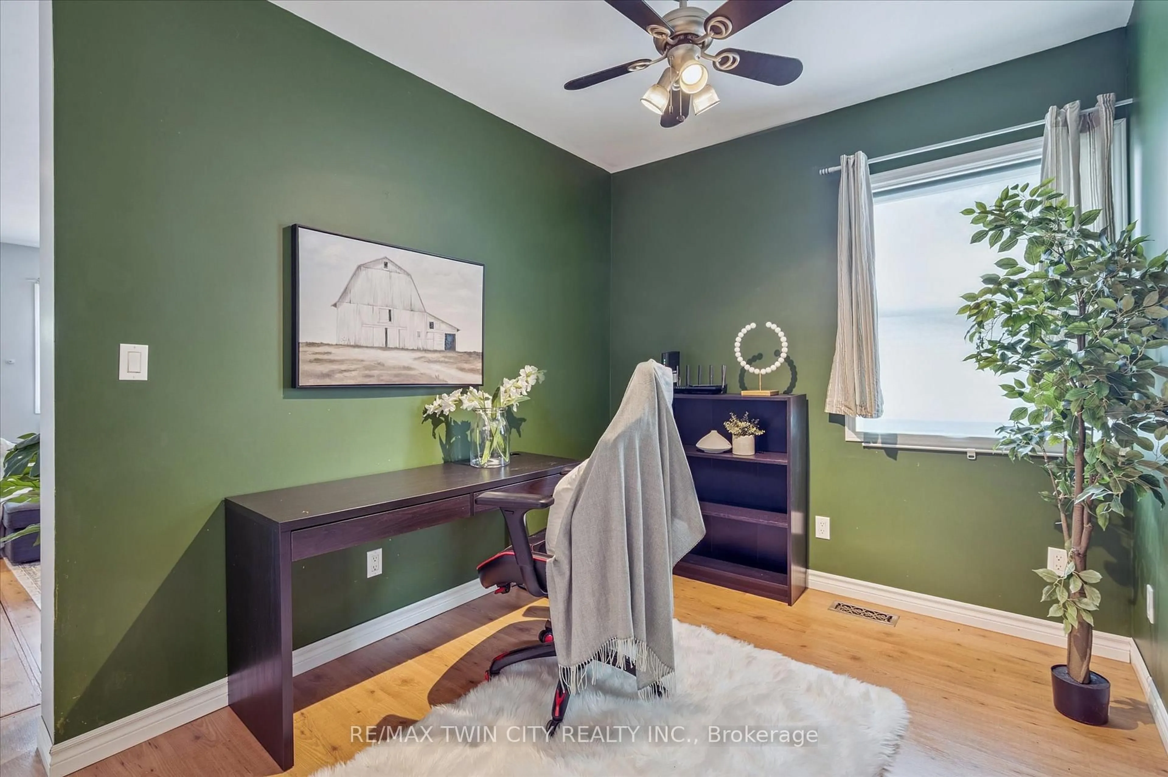 A pic of a room for 241 8 Highway, Hamilton Ontario L9H 5E1