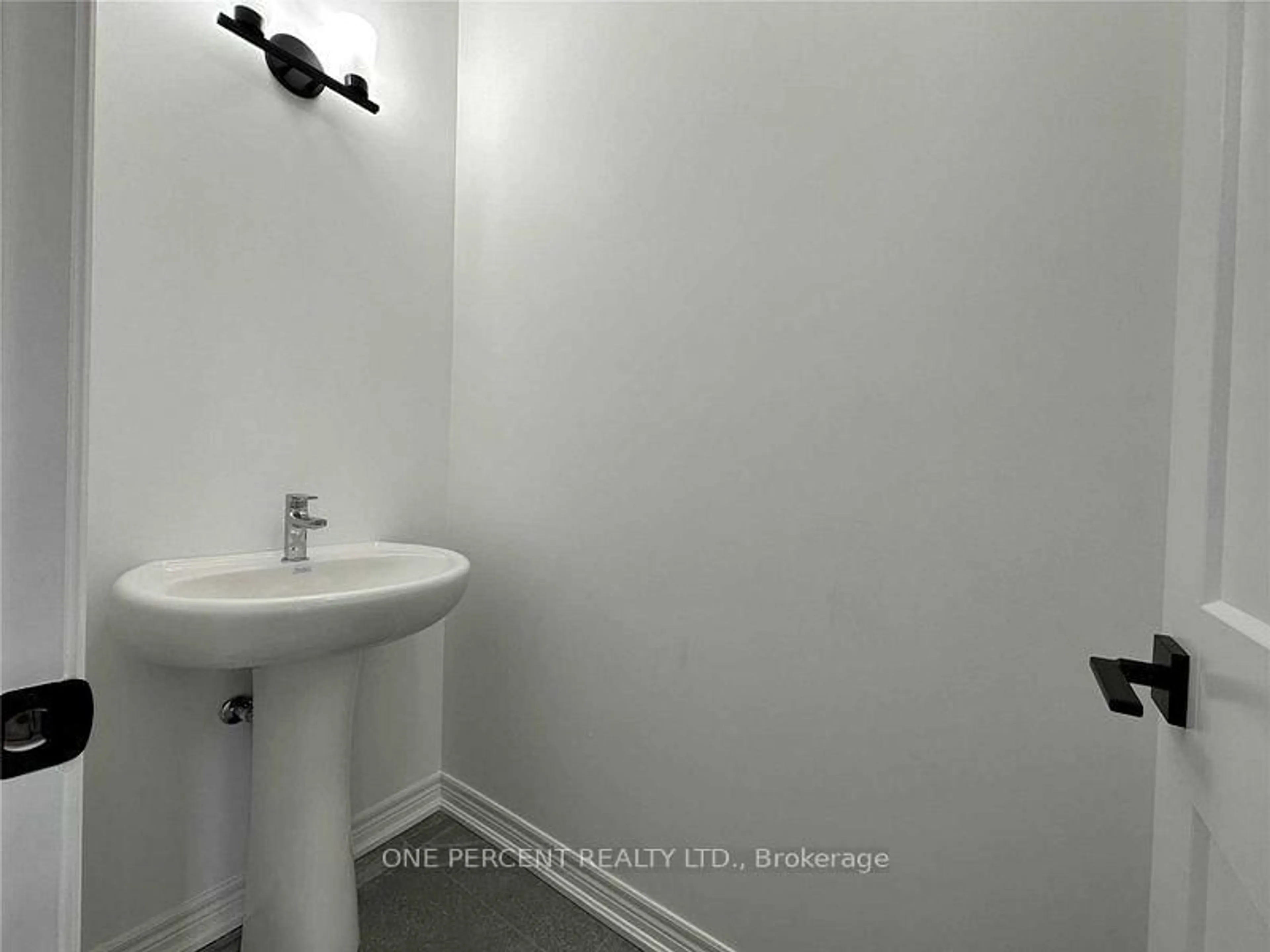 A pic of a room for 12 Beaverloch Dr, Thorold Ontario L2V 0J9