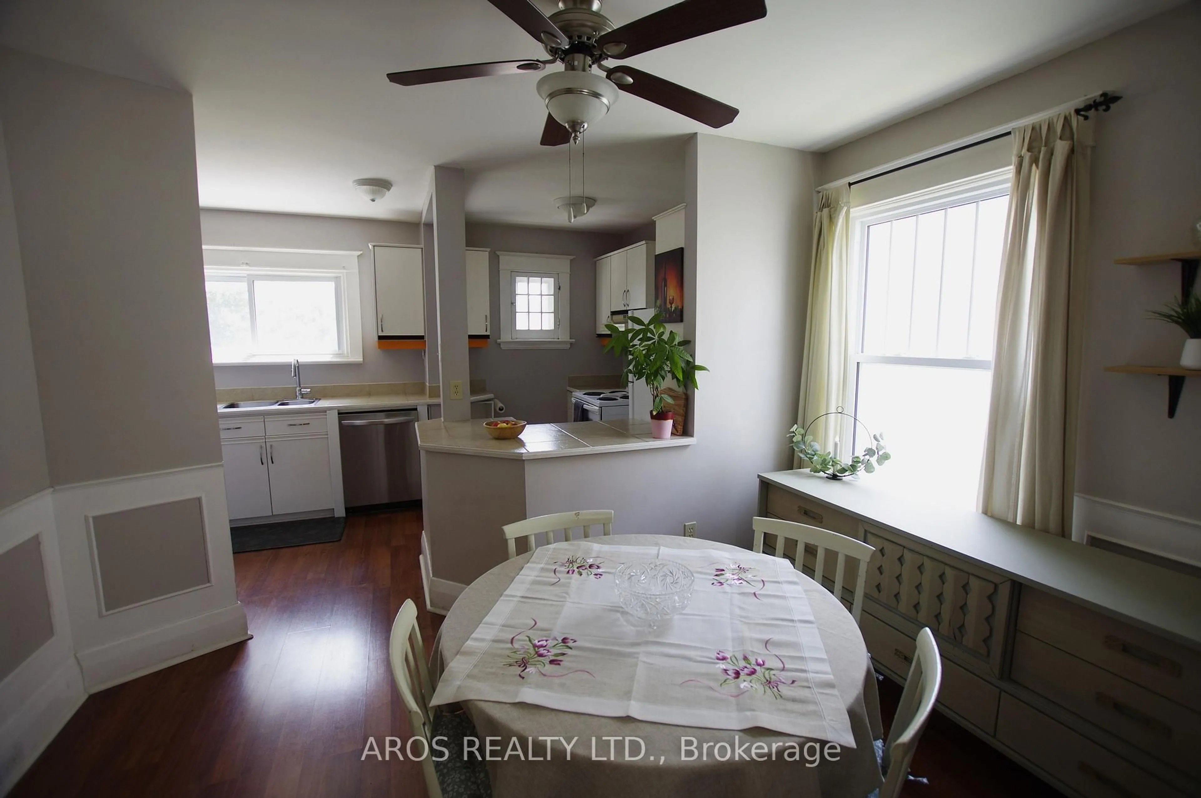 Dining room, unknown for 125 Vauxhall St, London East Ontario N5Z 1B5