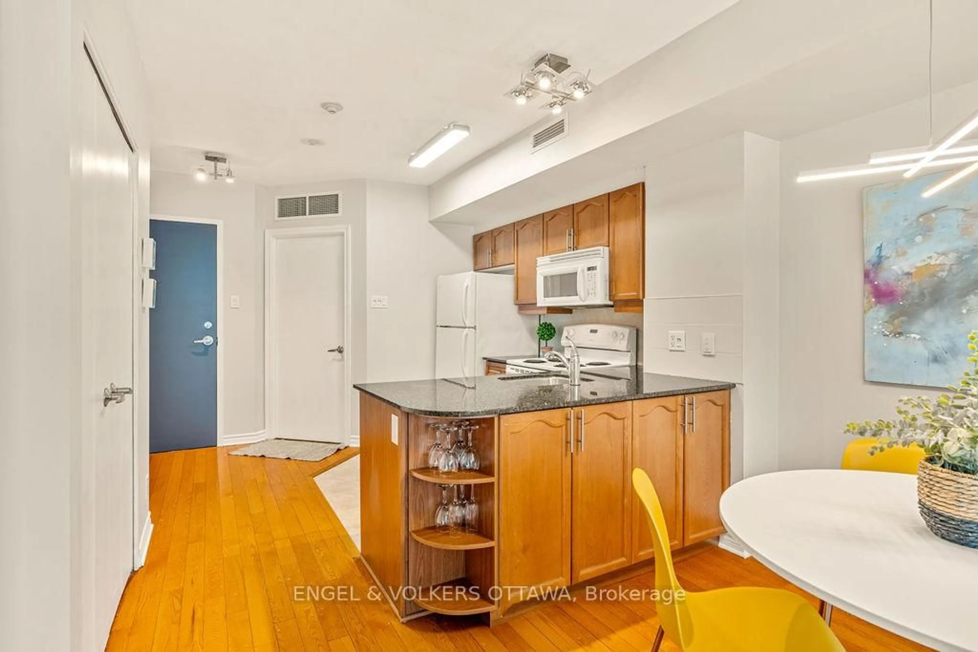 Unknown for 445 Laurier Ave #1403, Ottawa Ontario K1N 6R4