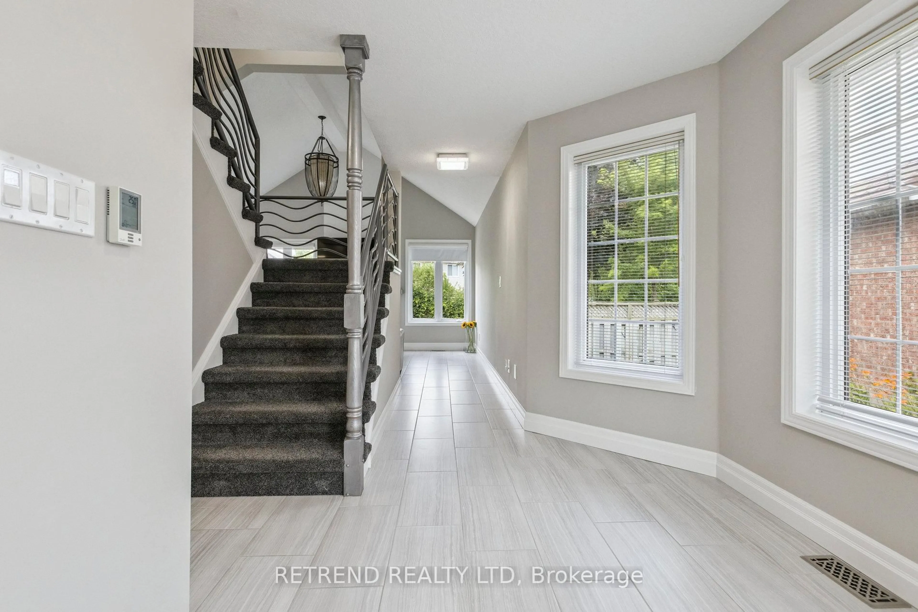 Indoor entryway for 134 QUEEN CHARLOTTE Cres, Kitchener Ontario N2E 3N7