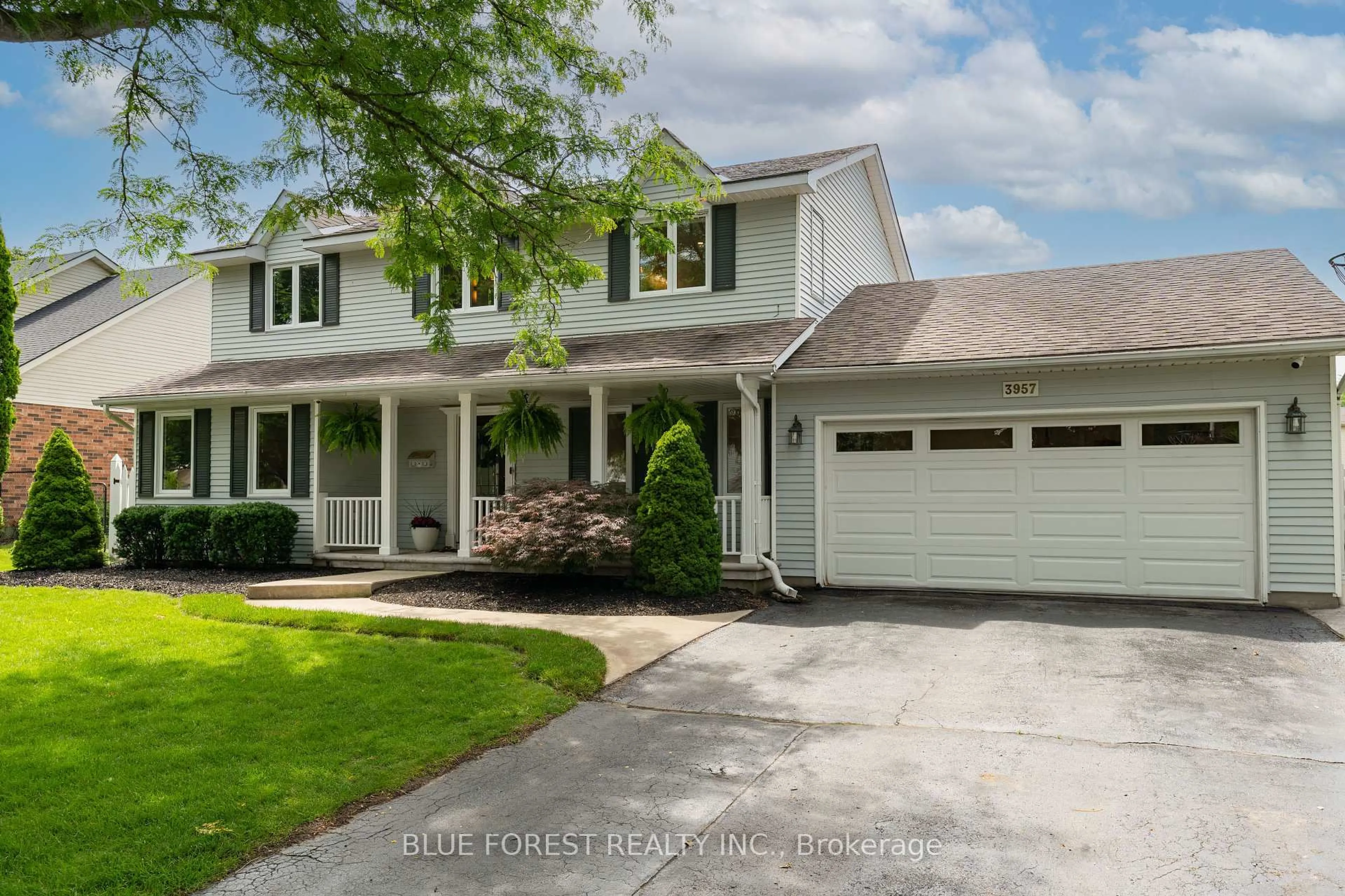 Home with vinyl exterior material, street for 3957 Malpass Rd, London South Ontario N6P 1E7