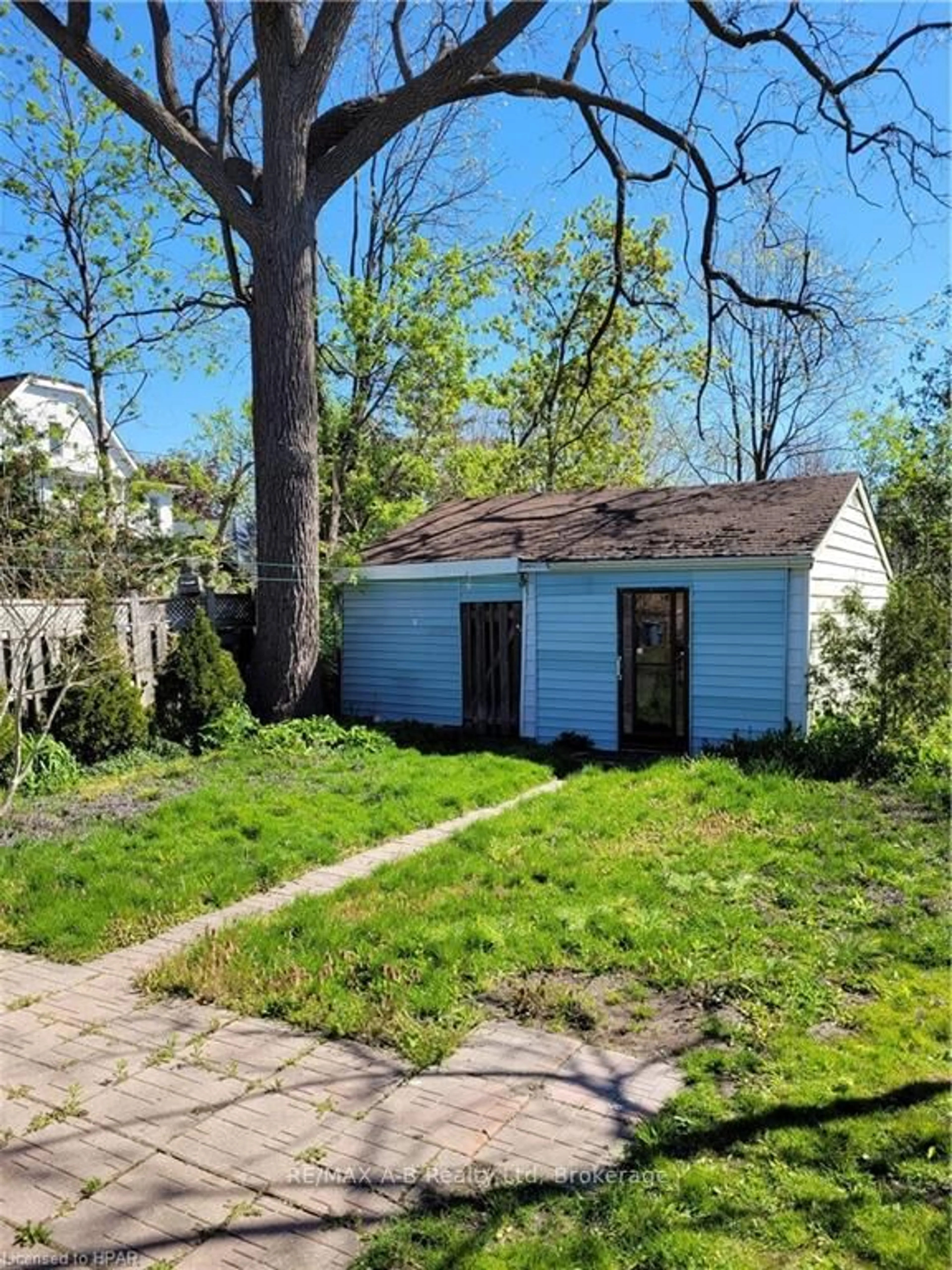 Shed for 190 Colborne St, London East Ontario N6B 2S2
