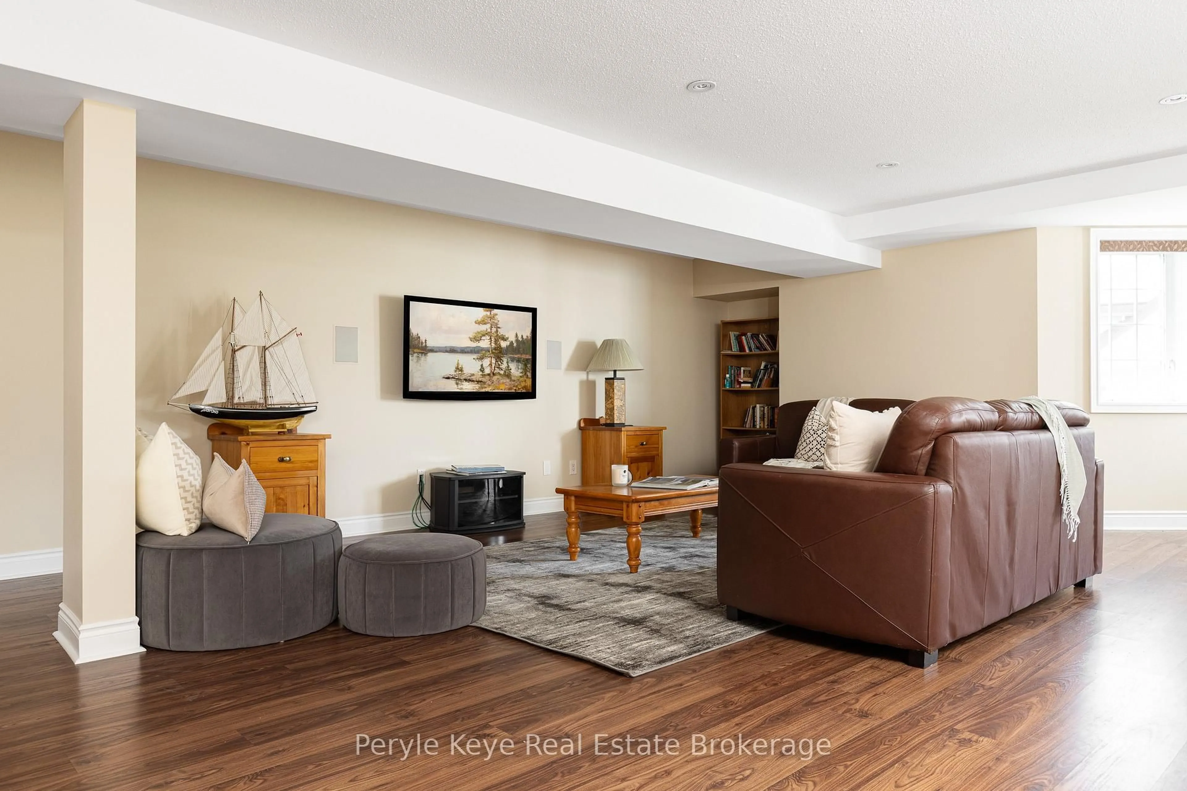 Living room with furniture, unknown for 5 Prescott Cres, Bracebridge Ontario P1L 0B7