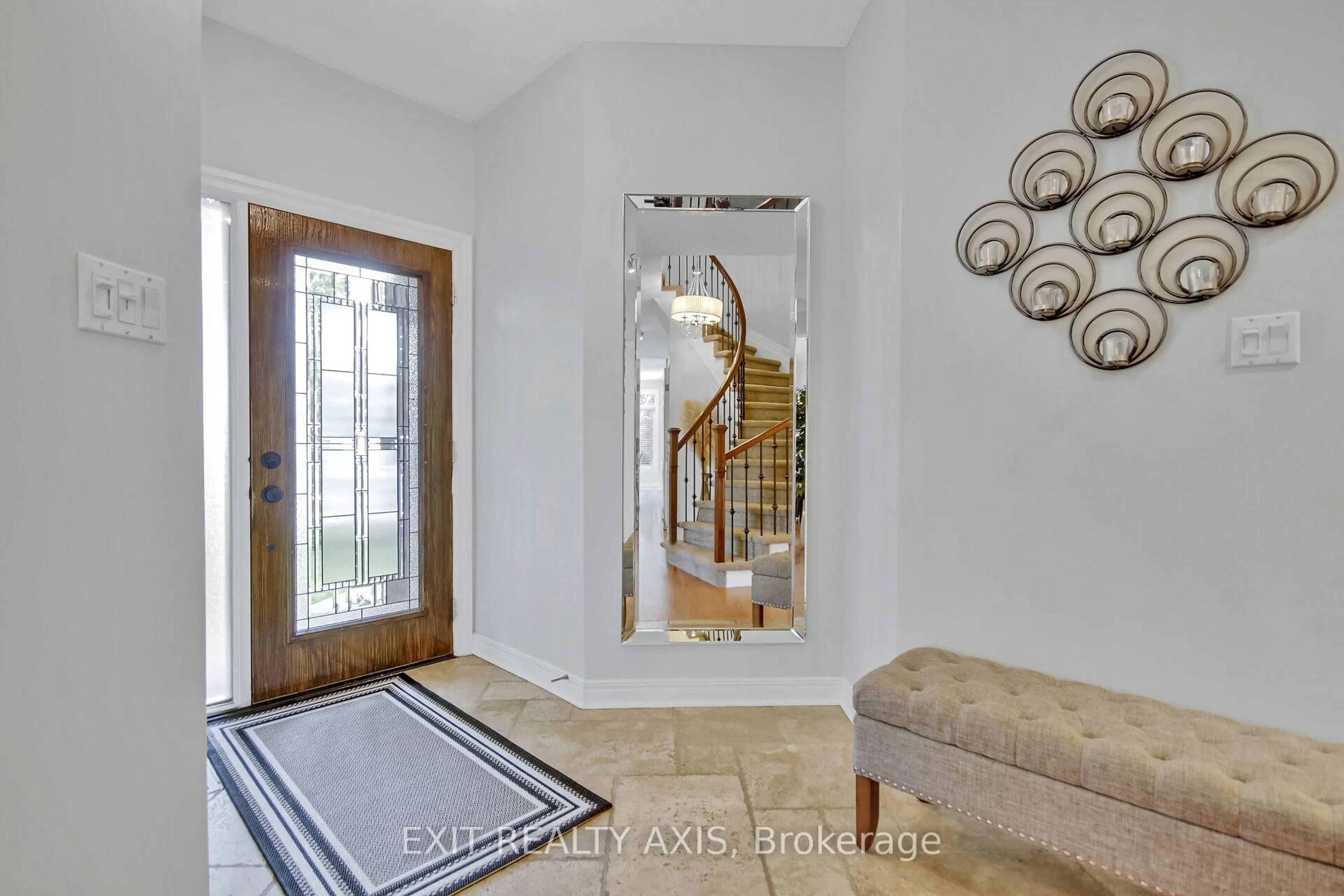Indoor entryway for 155 Longshire Circ, Nepean Ontario K2J 4L2