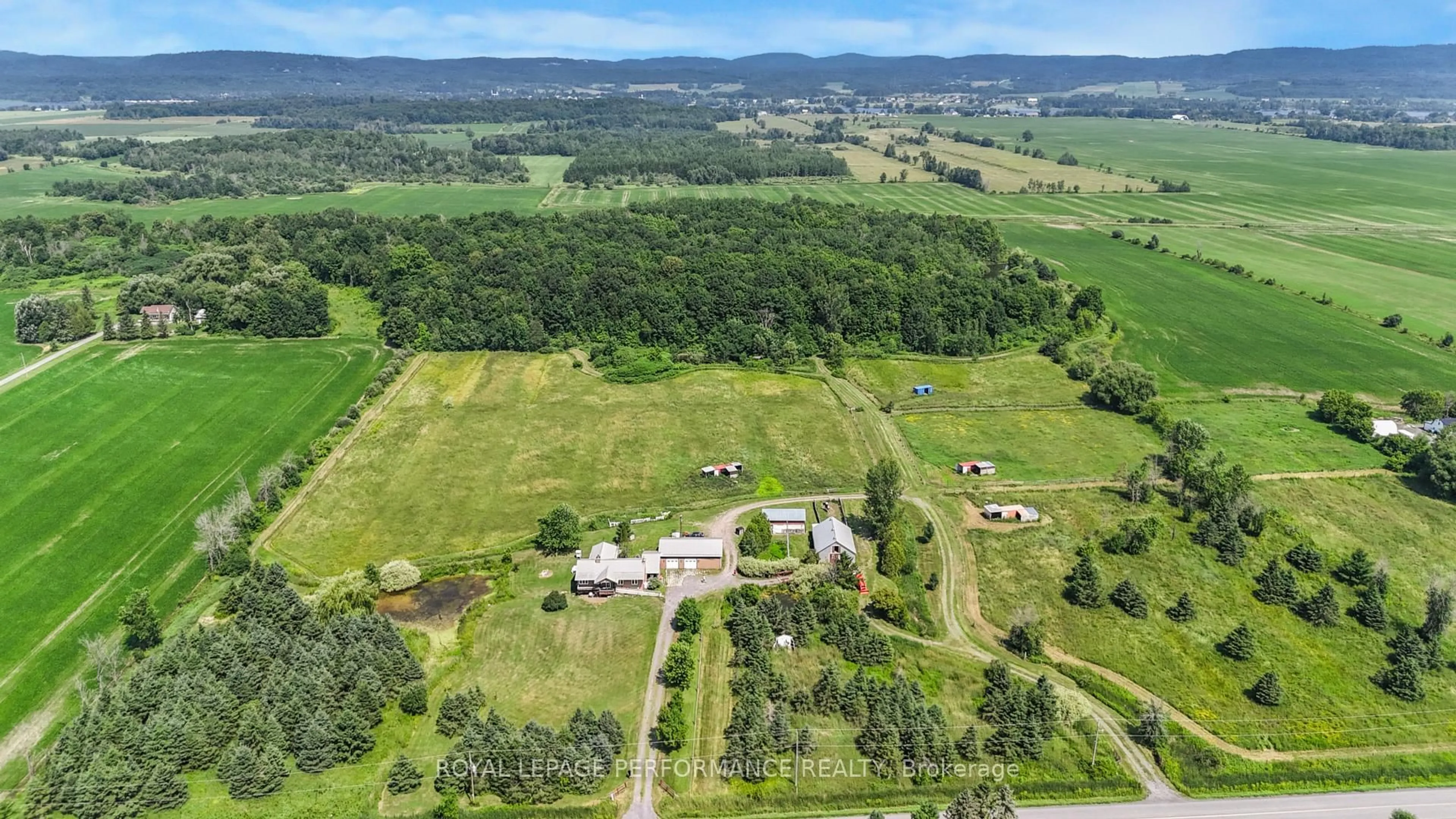 A pic from outside/outdoor area/front of a property/back of a property/a pic from drone, unknown for 2575 concession 2 Rd, Alfred and Plantagenet Ontario K0B 1J0