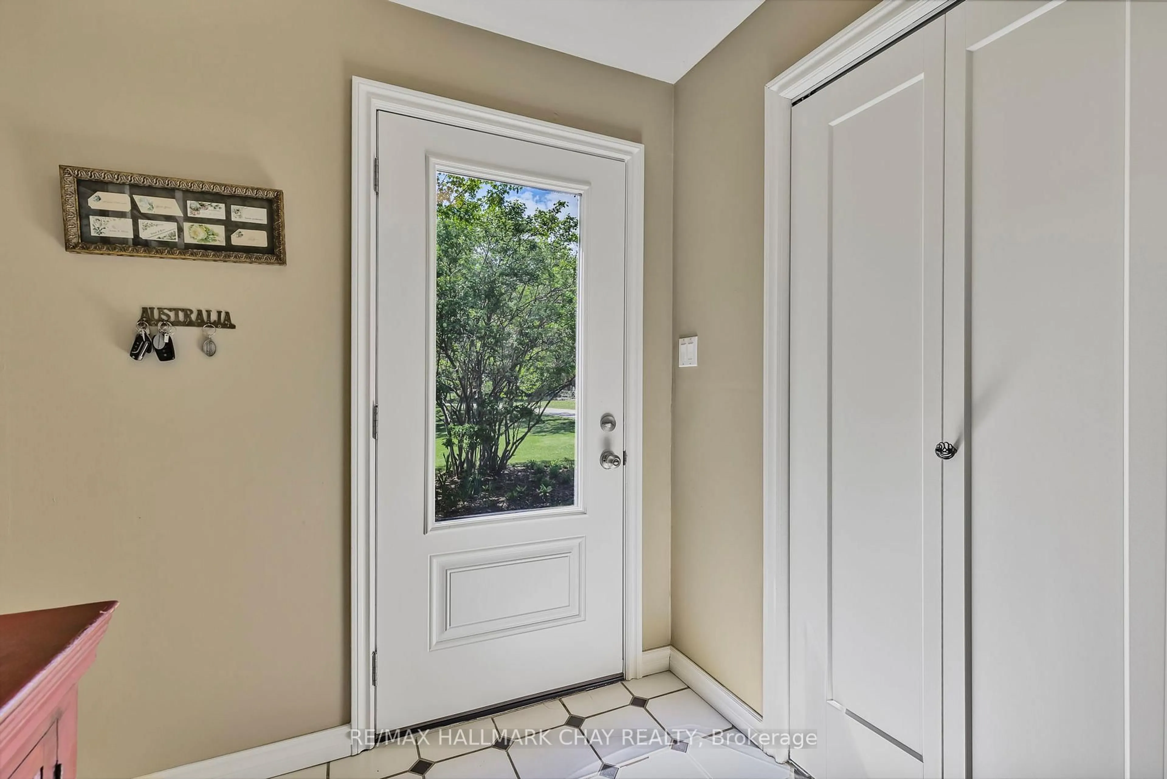 Indoor entryway for 795167 Third Line EHS Line, Mono Ontario L9W 5Y2