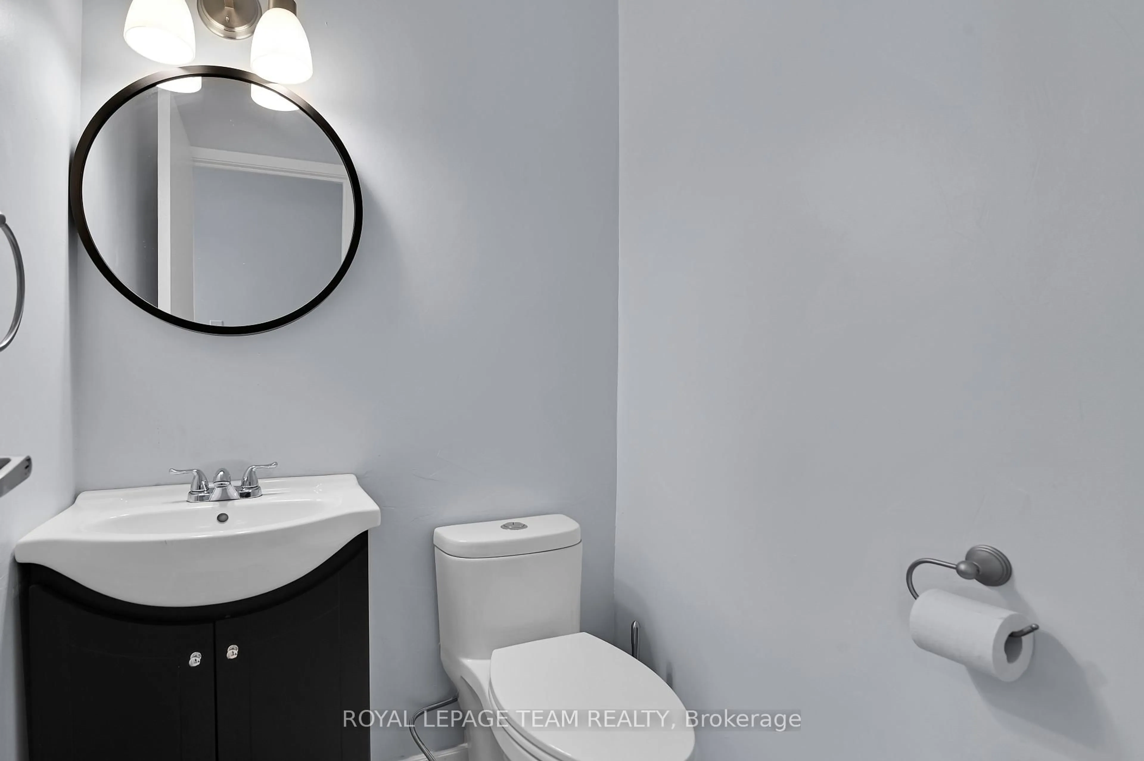 Standard bathroom, unknown for 2280 Cotters Cres, Ottawa Ontario K1V 8Y6