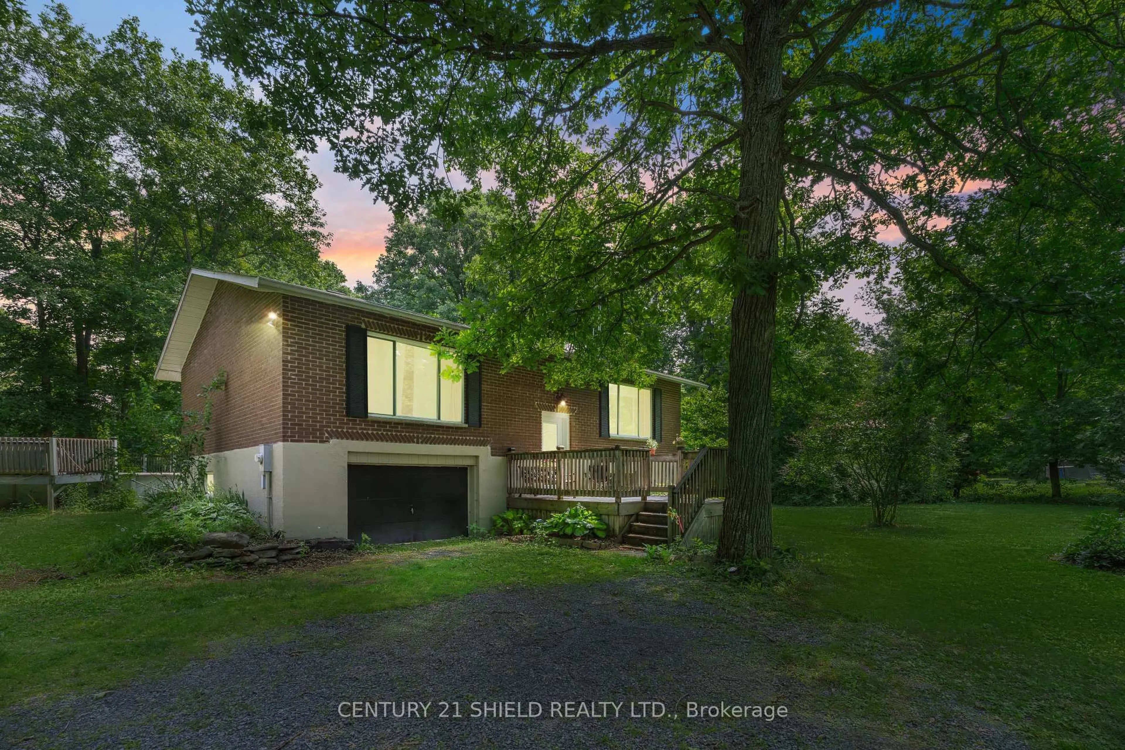 A pic from outside/outdoor area/front of a property/back of a property/a pic from drone, unknown for 4571 Glen Roy Rd, South Glengarry Ontario K0C 1L0