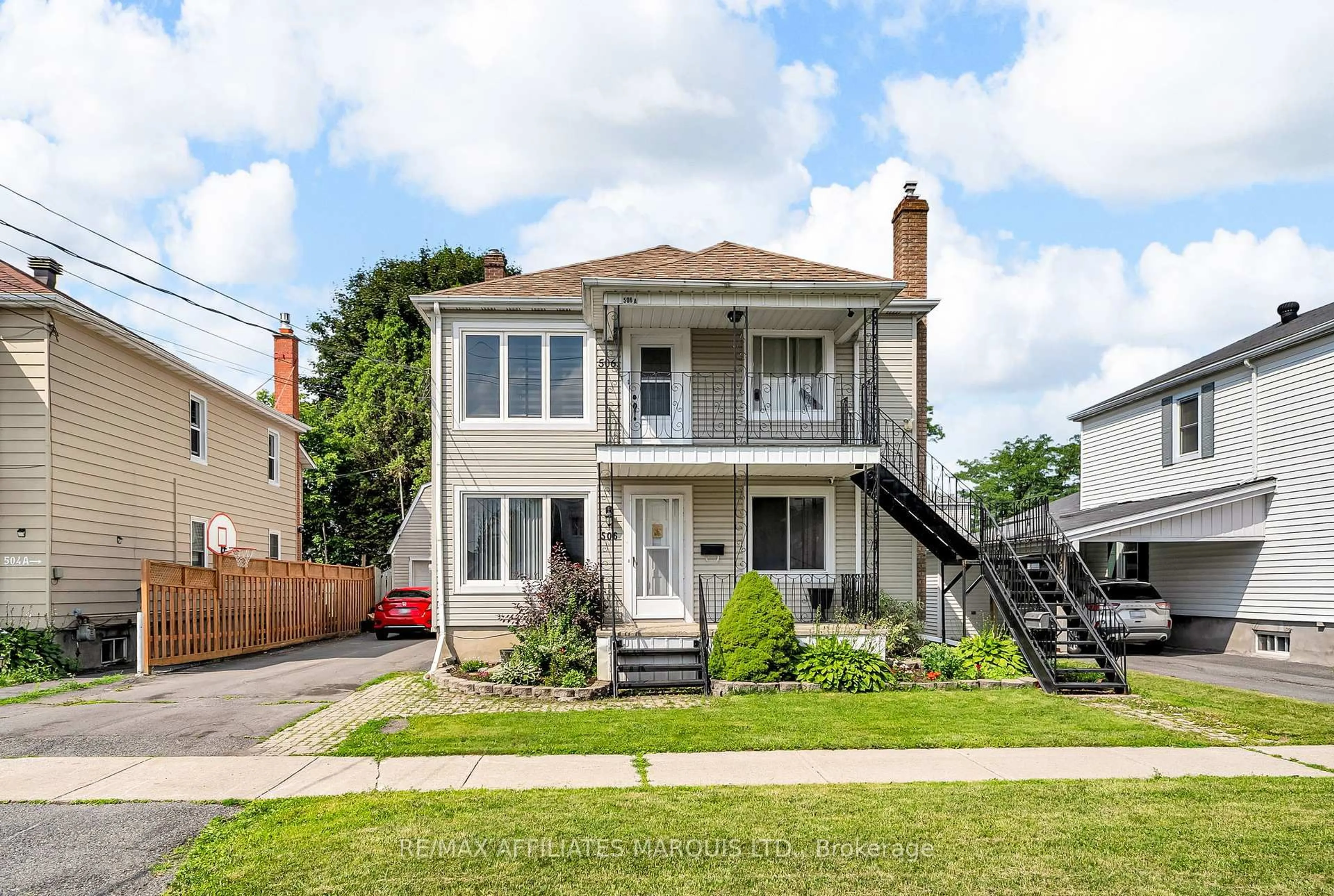 Home with vinyl exterior material, street for 506 Belmont St, Cornwall Ontario K6H 5A1