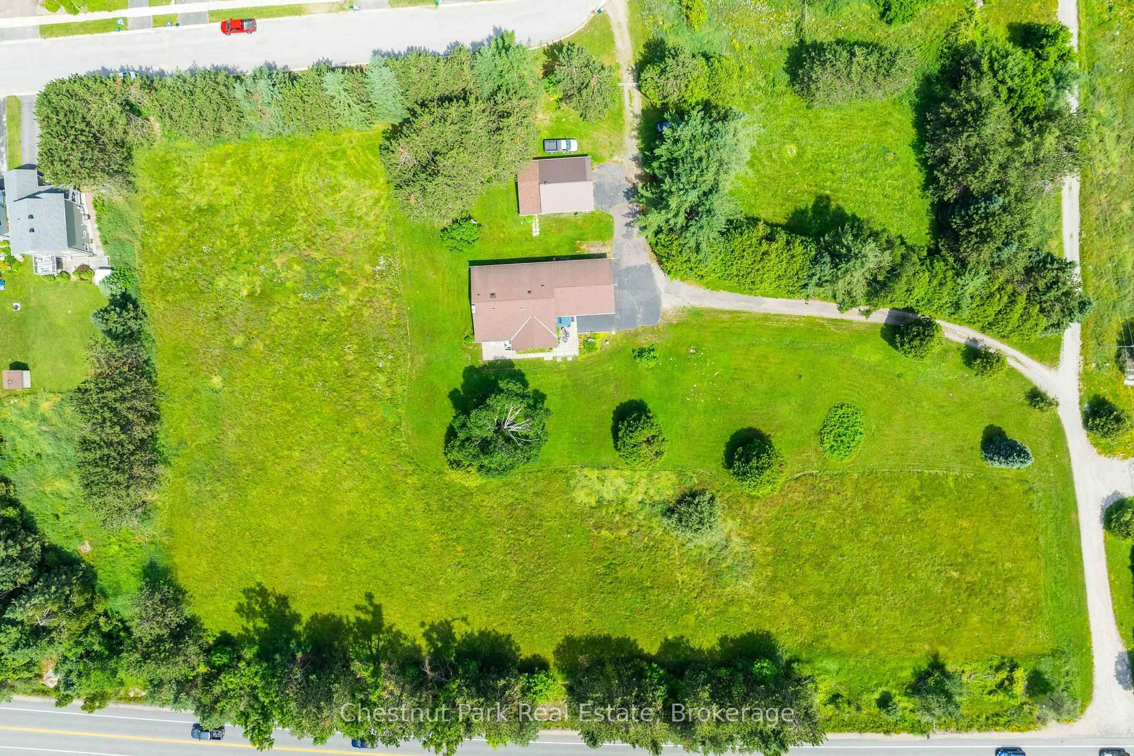 A pic from outside/outdoor area/front of a property/back of a property/a pic from drone, unknown for 8 Dandelion Lane, Bracebridge Ontario P1L 1W8