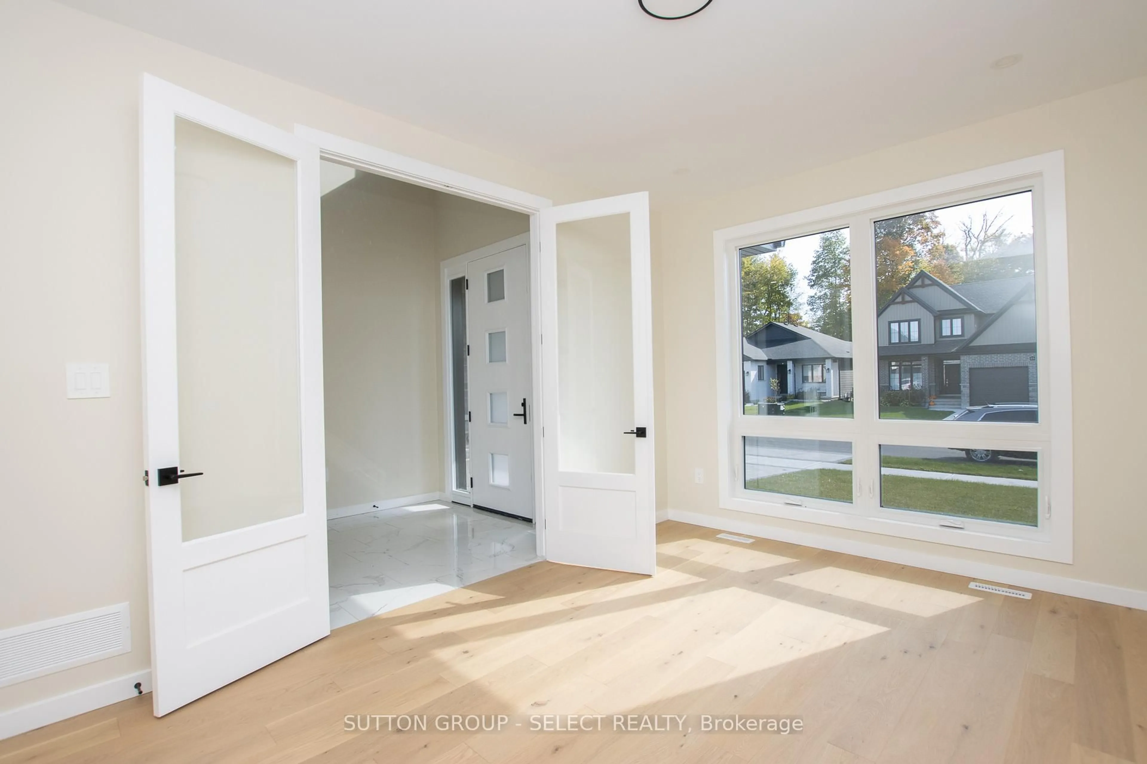 Indoor entryway for 88 Optimist Dr, Southwold Ontario N5P 3T2