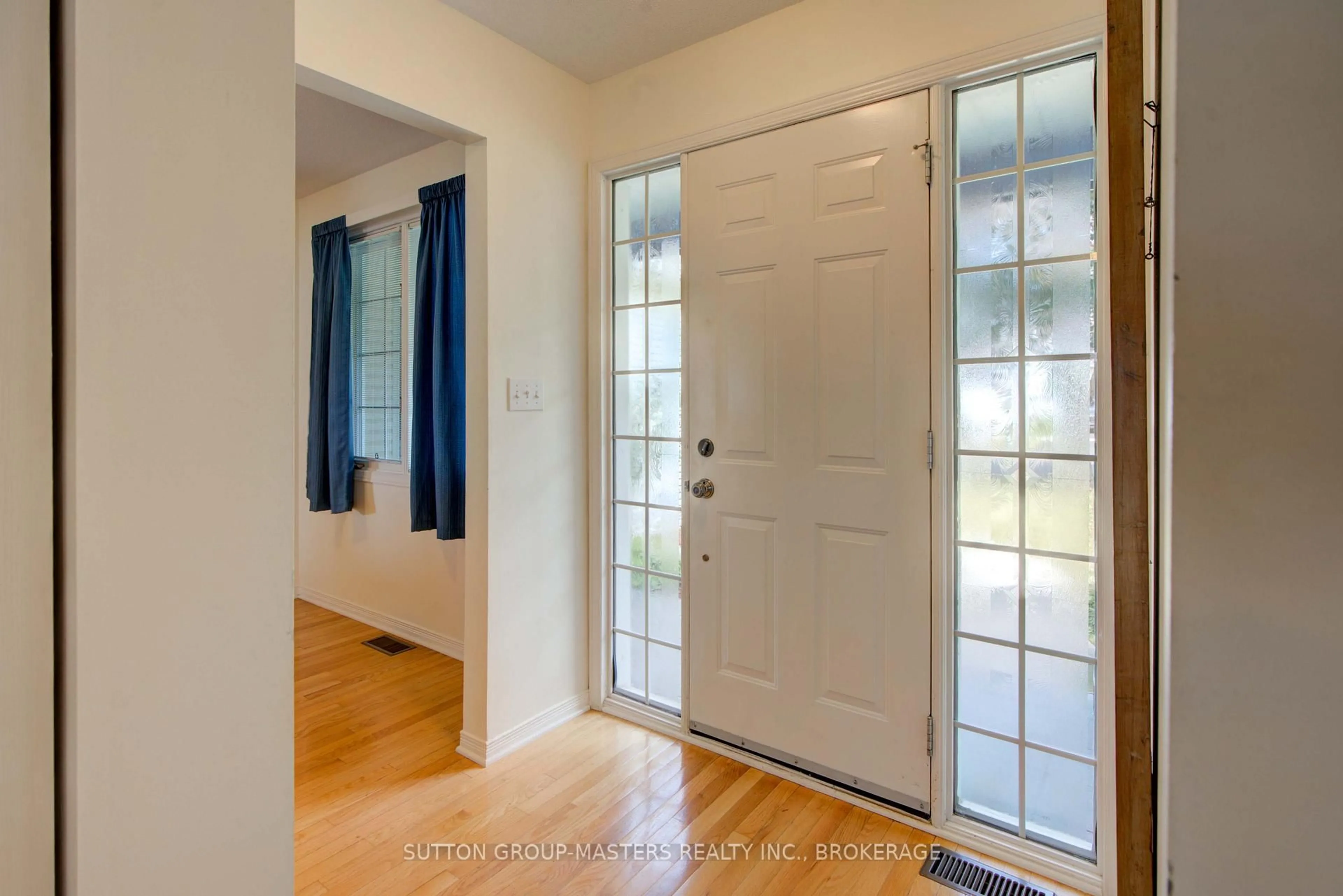 Indoor entryway for 3 Abbey Dawn Dr, Bath Ontario K0H 1G0