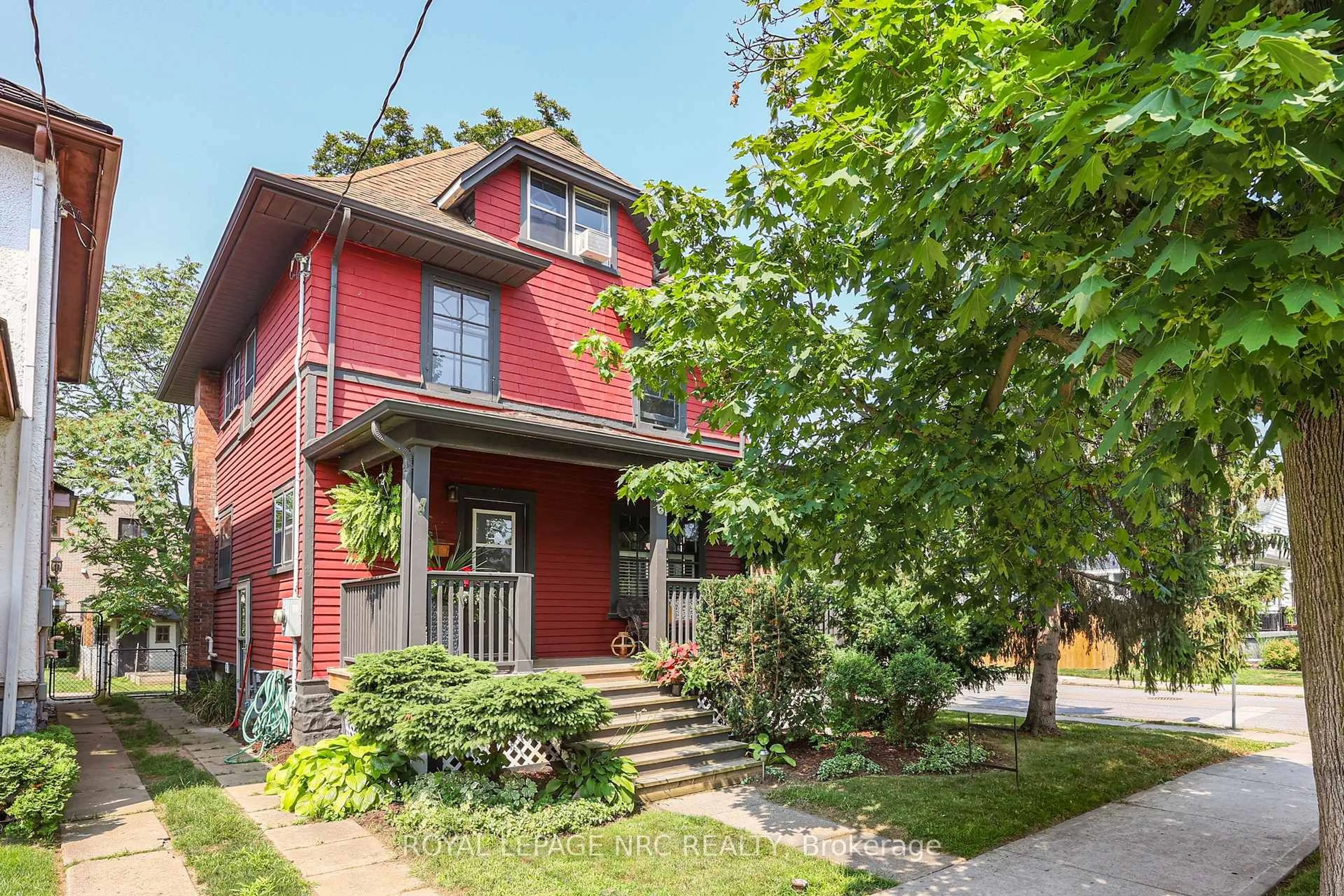 Home with brick exterior material, street for 61 Thomas St, St. Catharines Ontario L2R 6L8