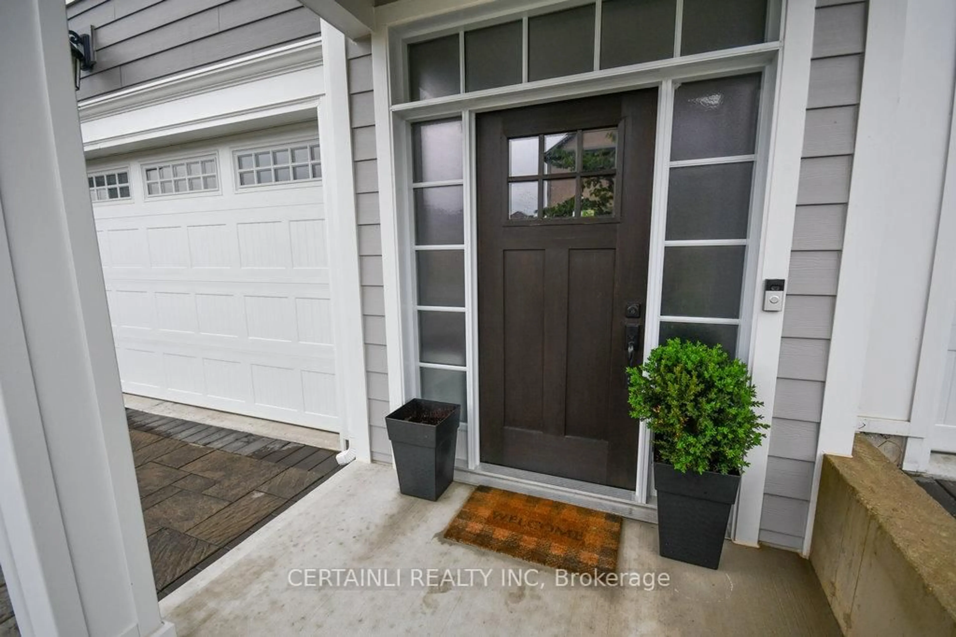 Indoor entryway for 2317 Callingham Dr, London North Ontario N6G 0X2