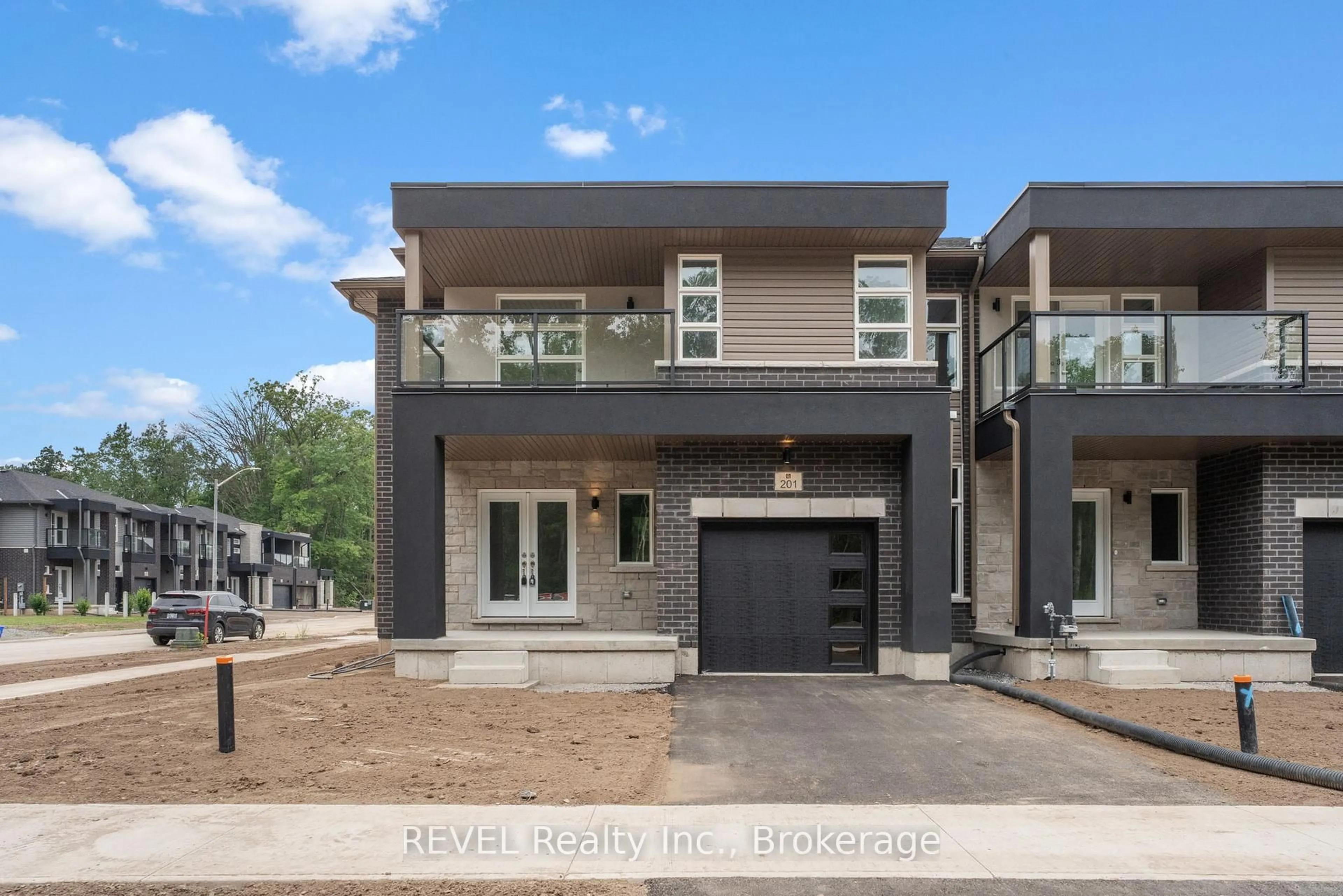 Home with brick exterior material, street for 201 WELLS Ave, Fort Erie Ontario L0S 1N0