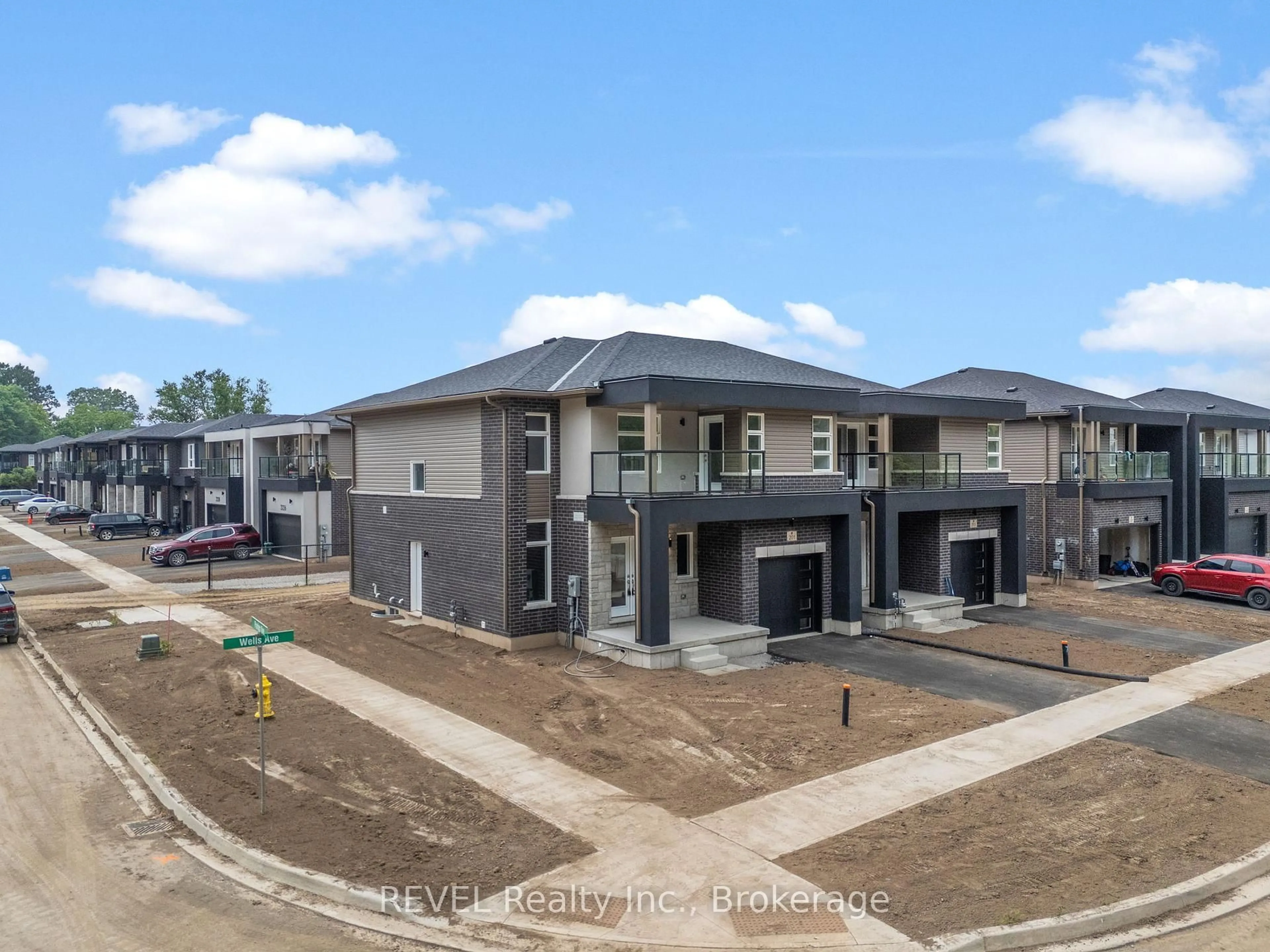 A pic from outside/outdoor area/front of a property/back of a property/a pic from drone, street for 201 WELLS Ave, Fort Erie Ontario L0S 1N0