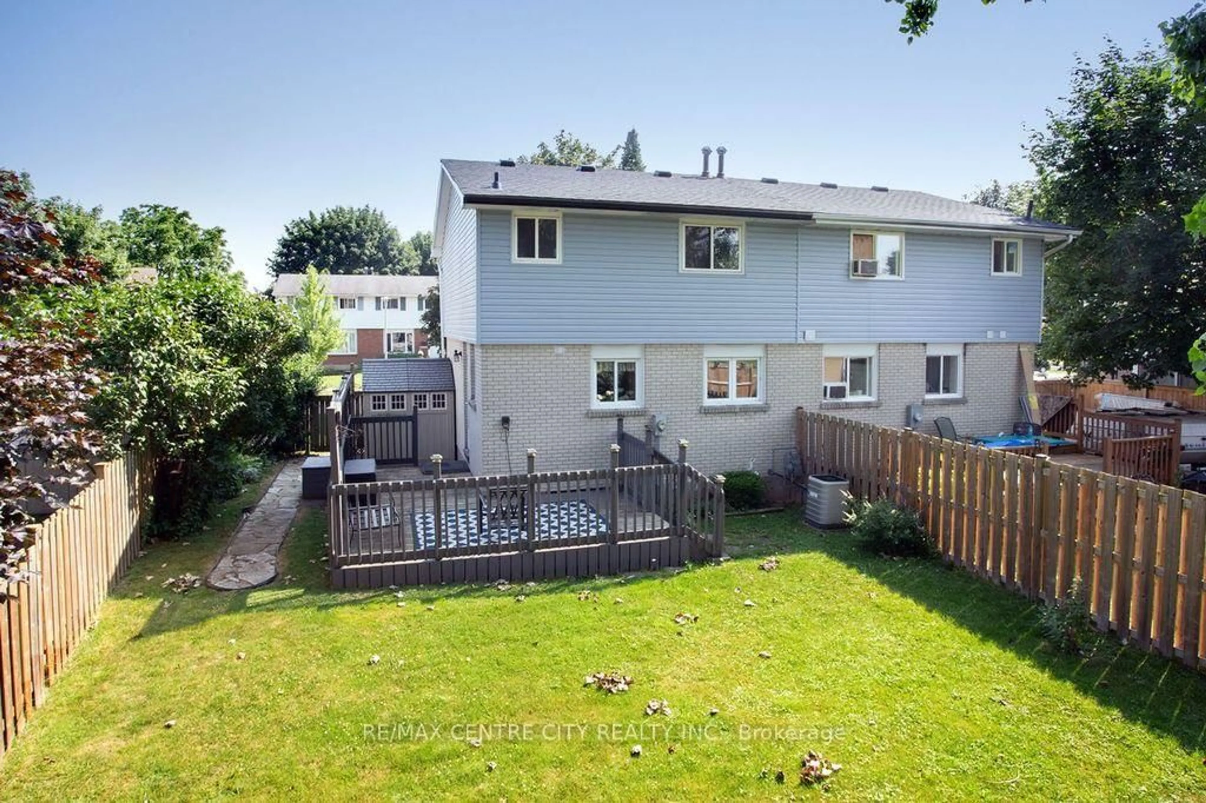 A pic from outside/outdoor area/front of a property/back of a property/a pic from drone, unknown for 456 Alston Rd, London South Ontario N6C 3B9
