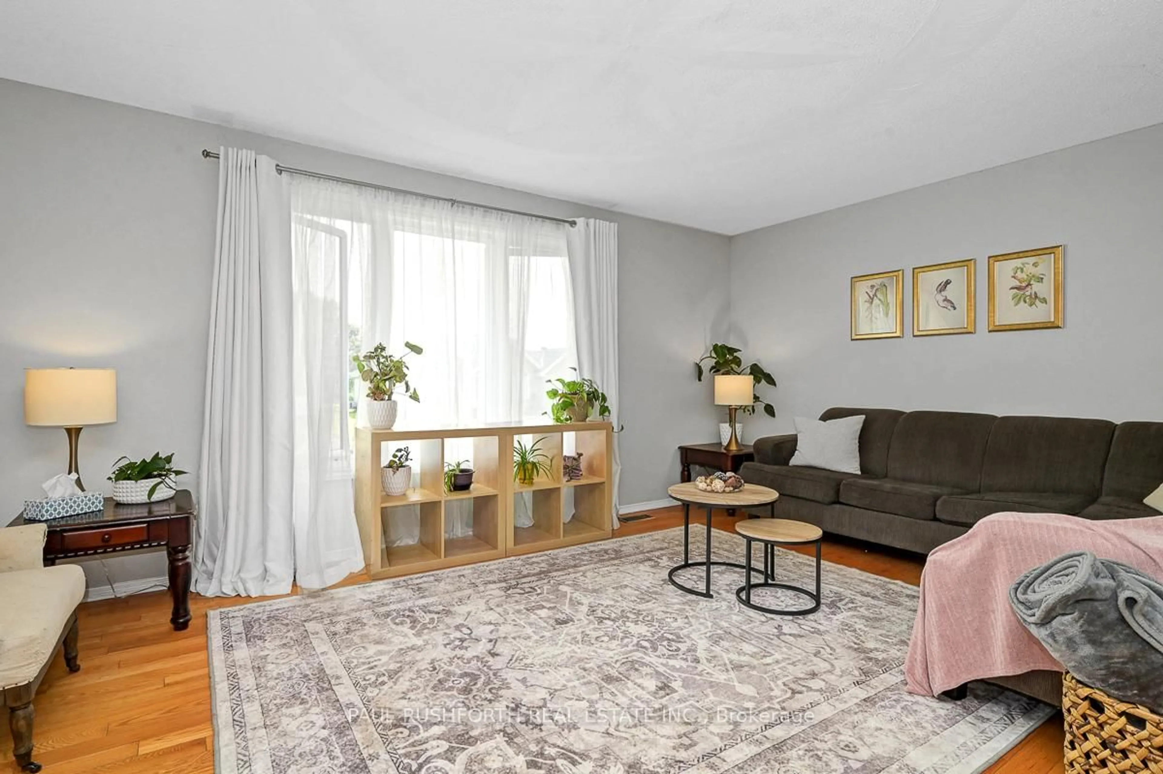 Living room with furniture, unknown for 1700 Saint-Laurent St, Clarence-Rockland Ontario K4K 1C2
