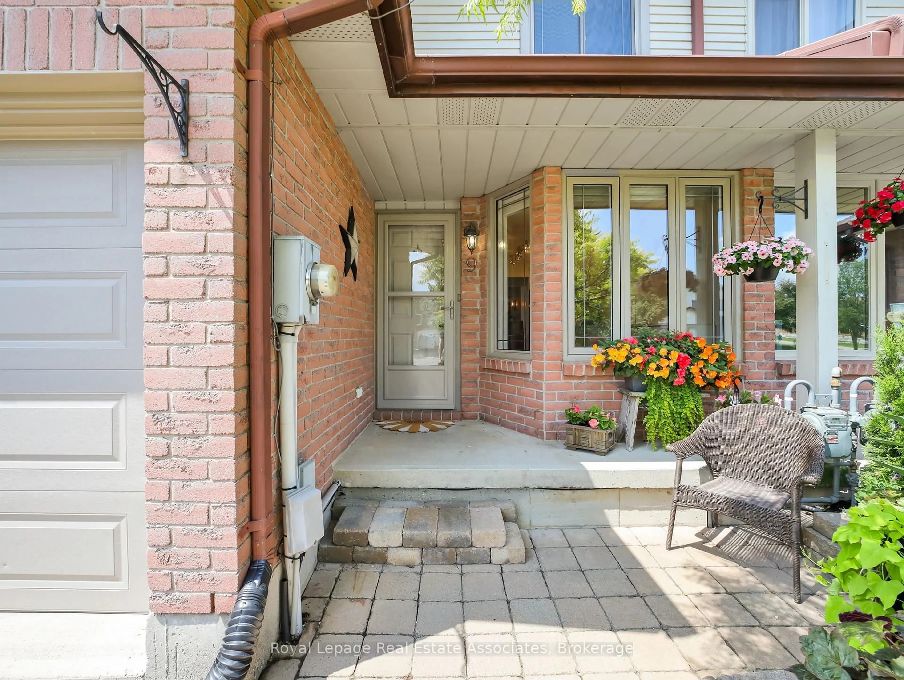 Unknown for 9 Conestoga Rd, Woodstock Ontario N4T 1H7