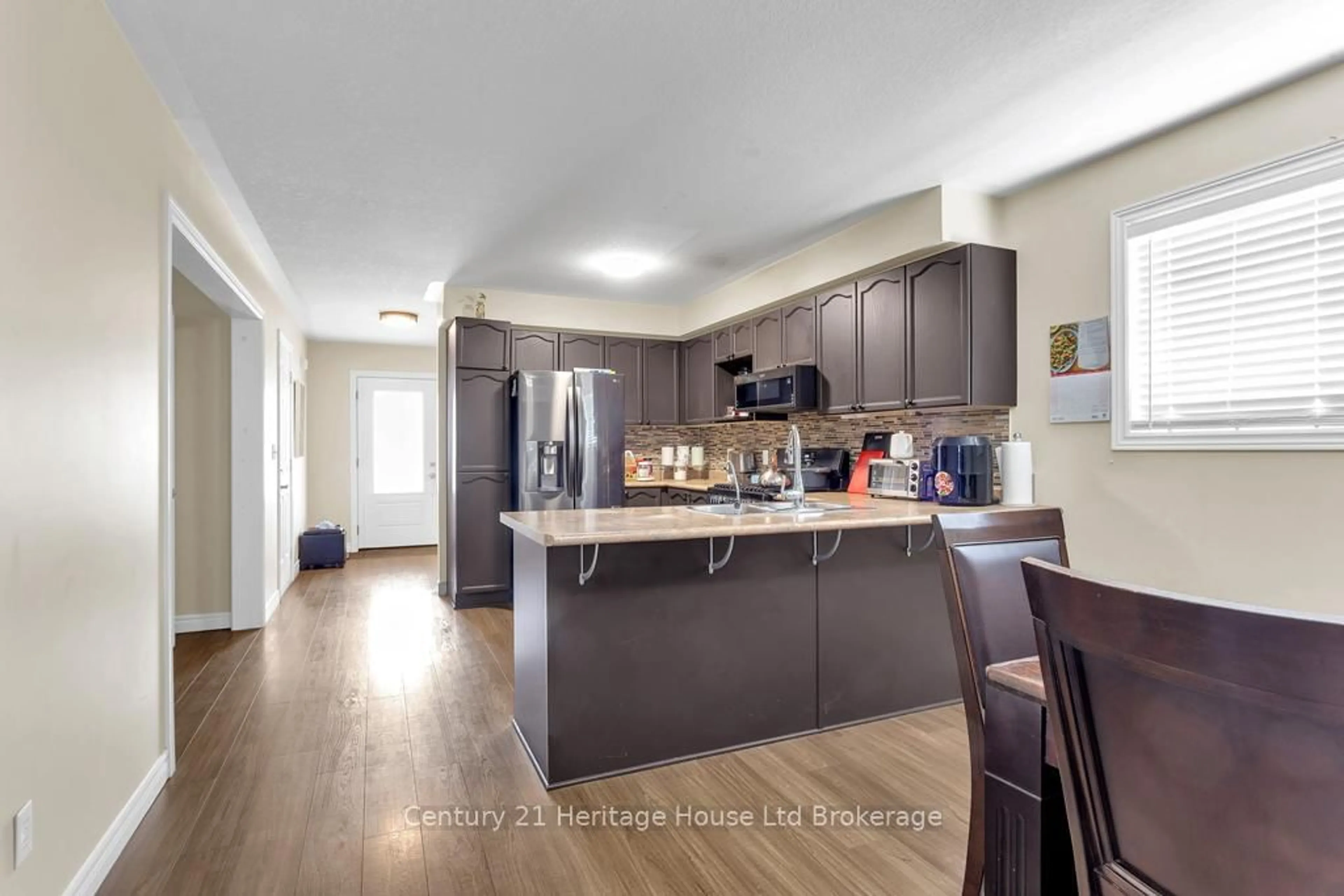 Open concept kitchen, unknown for 51 Barker St, Tillsonburg Ontario N4G 5N7