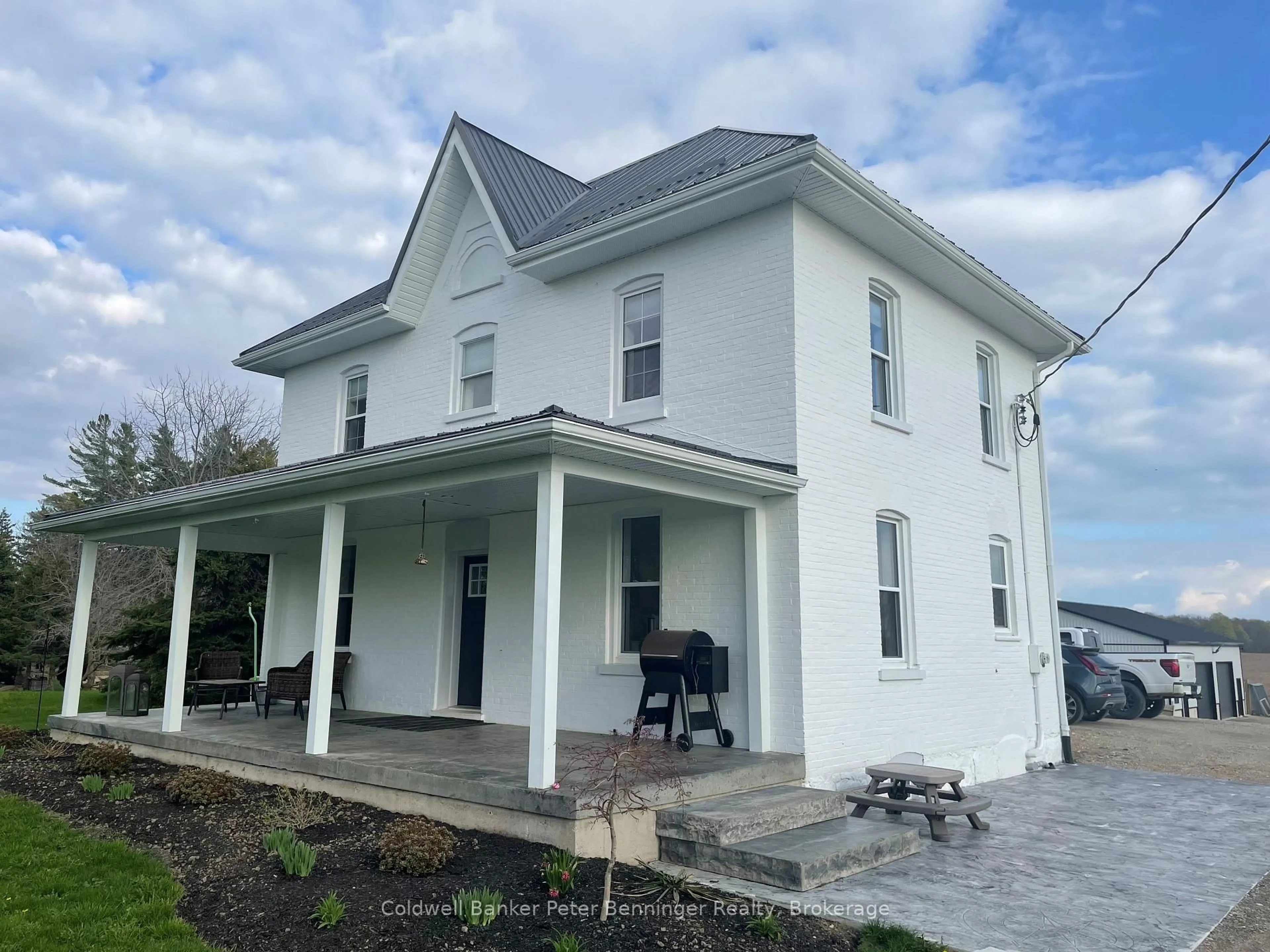 Home with vinyl exterior material, building for 53 Concession 6 Concession, Brockton Ontario N0G 2V0
