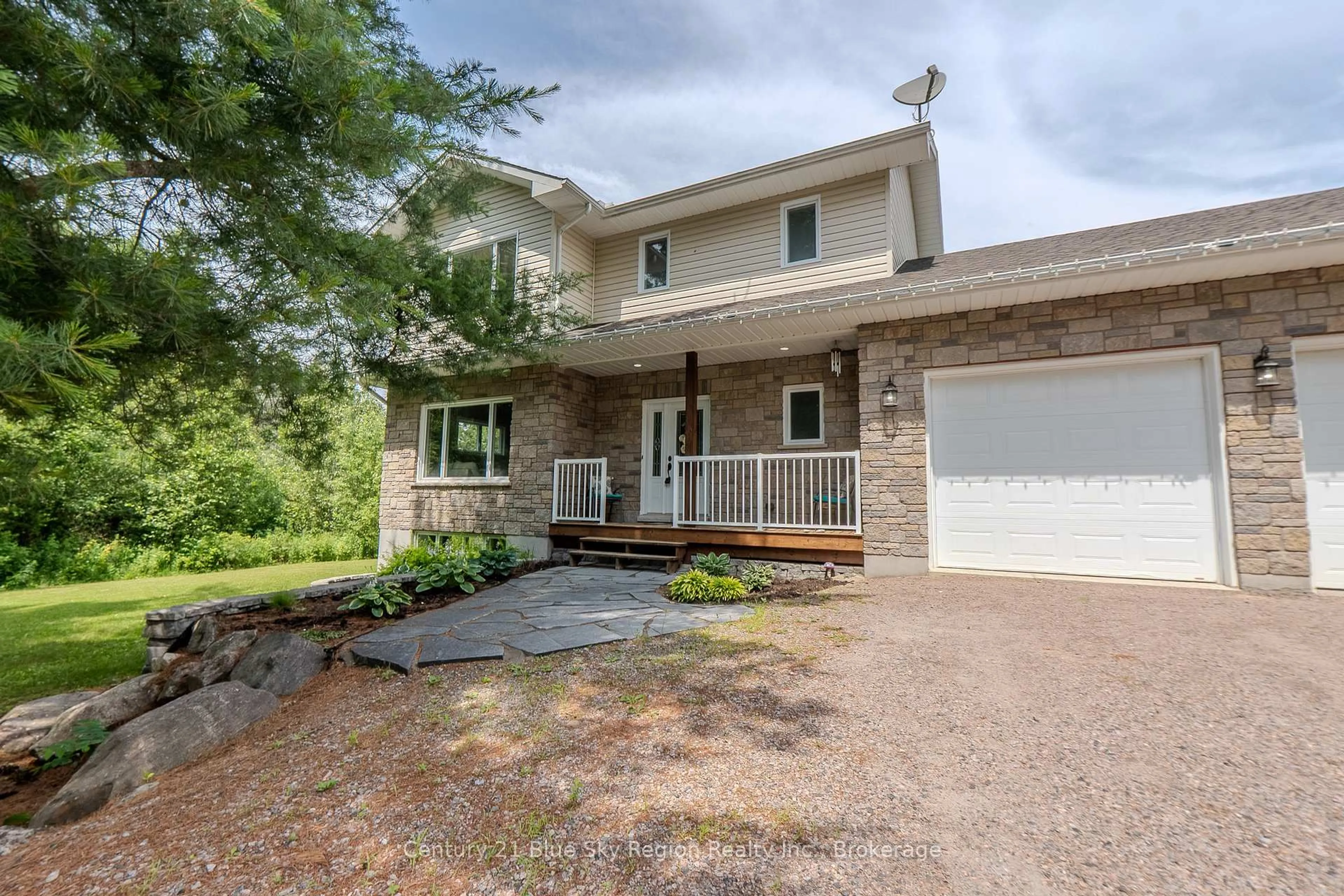 Home with brick exterior material, street for 270 Treadlightly Dr, East Ferris Ontario P1B 8Z4