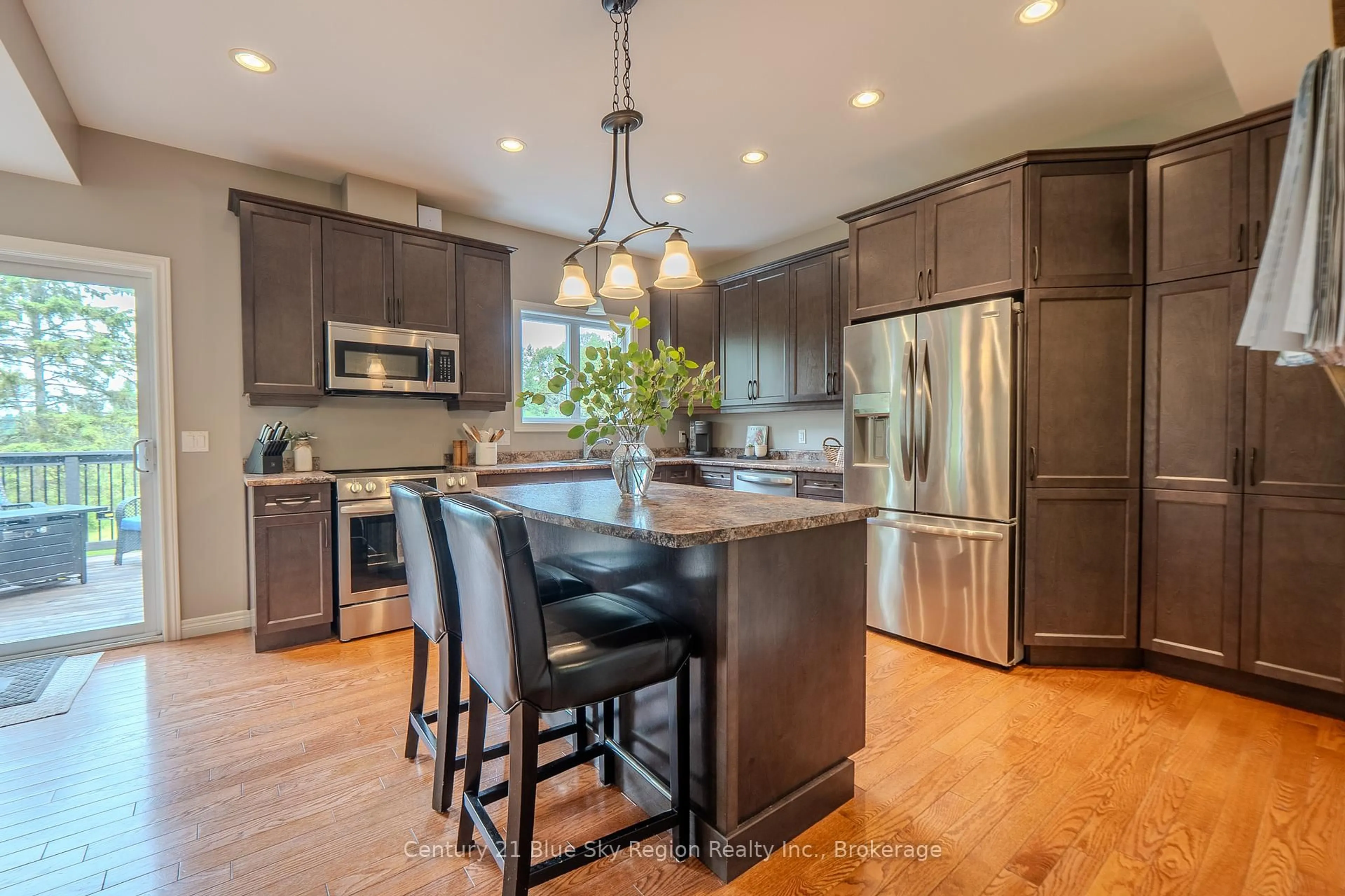 Open concept kitchen, unknown for 270 Treadlightly Dr, East Ferris Ontario P1B 8Z4