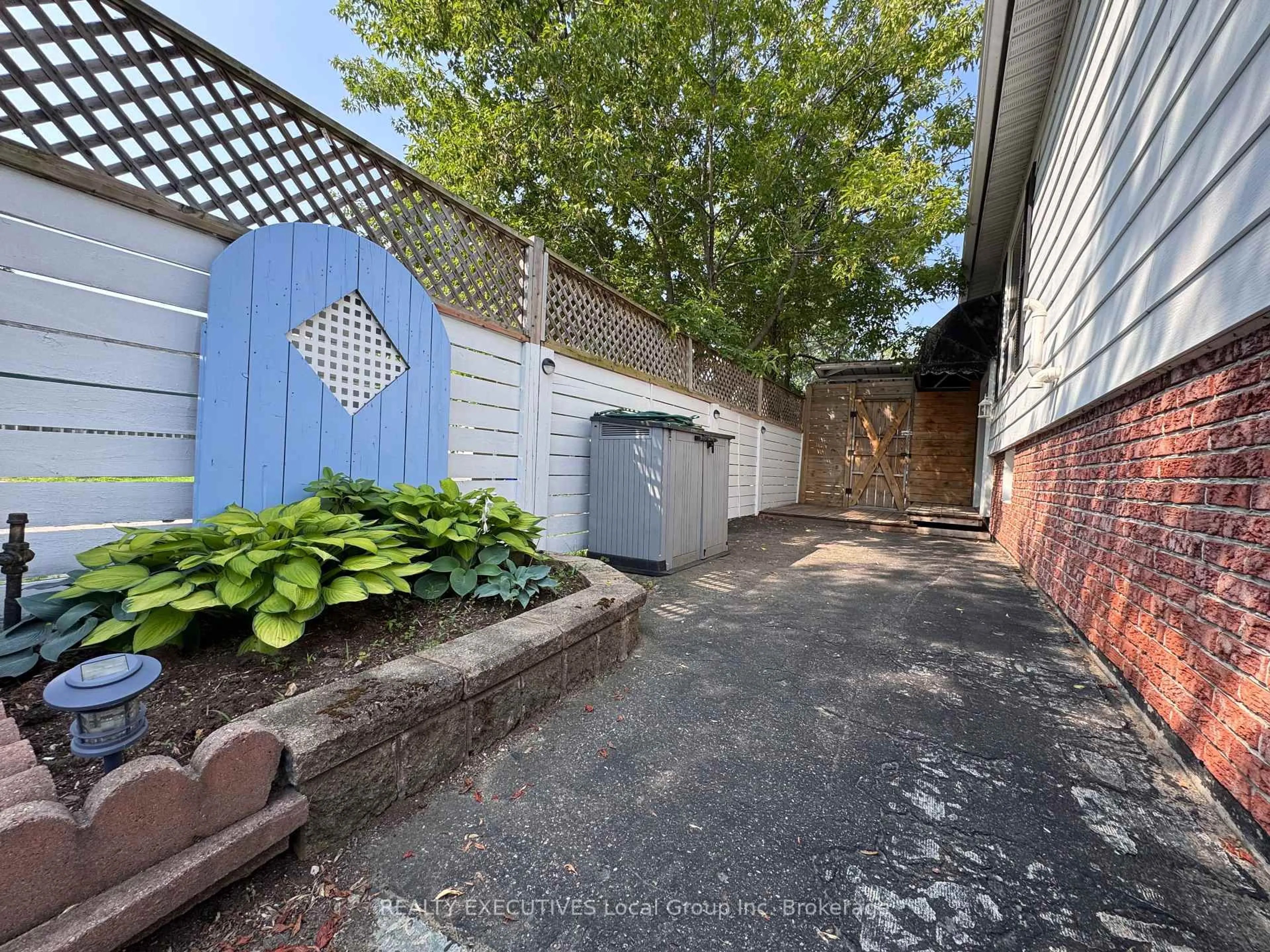 Patio, street for 502 Lakeshore Dr, North Bay Ontario P1A 2E4