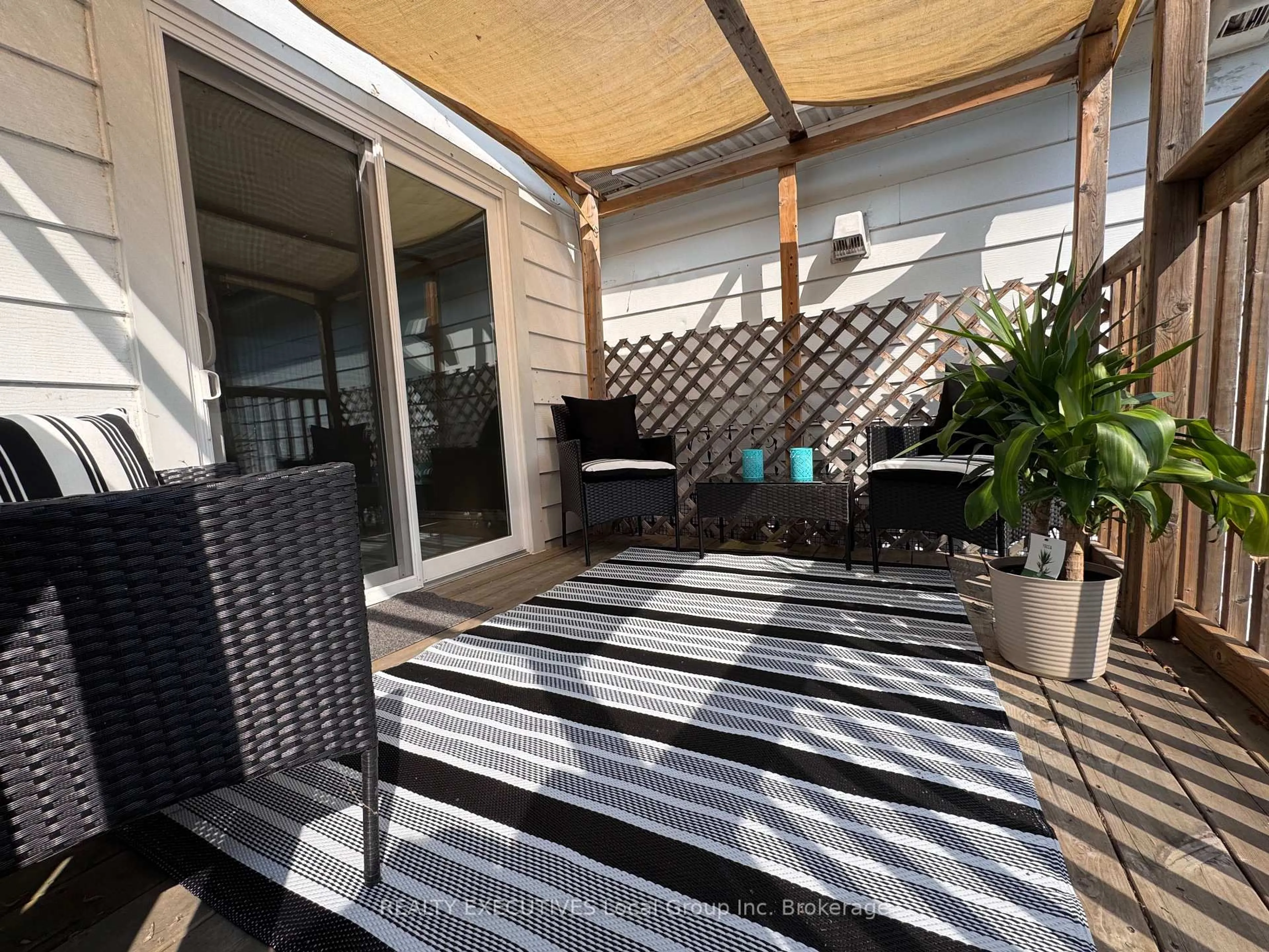 Patio, street for 502 Lakeshore Dr, North Bay Ontario P1A 2E4
