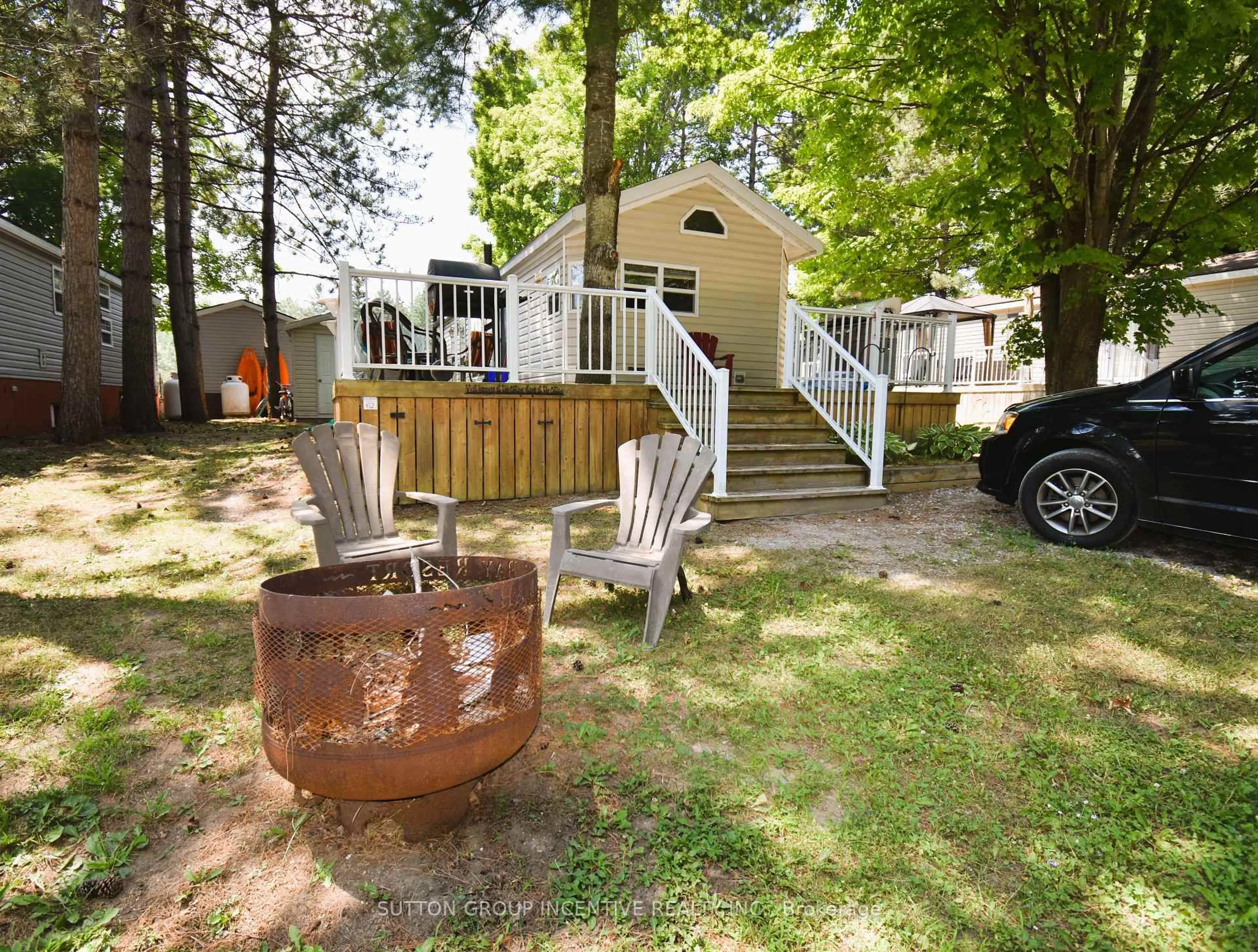 Patio, unknown for 1082 Shamrock Marina Rd #62, Gravenhurst Ontario P0E 1N0