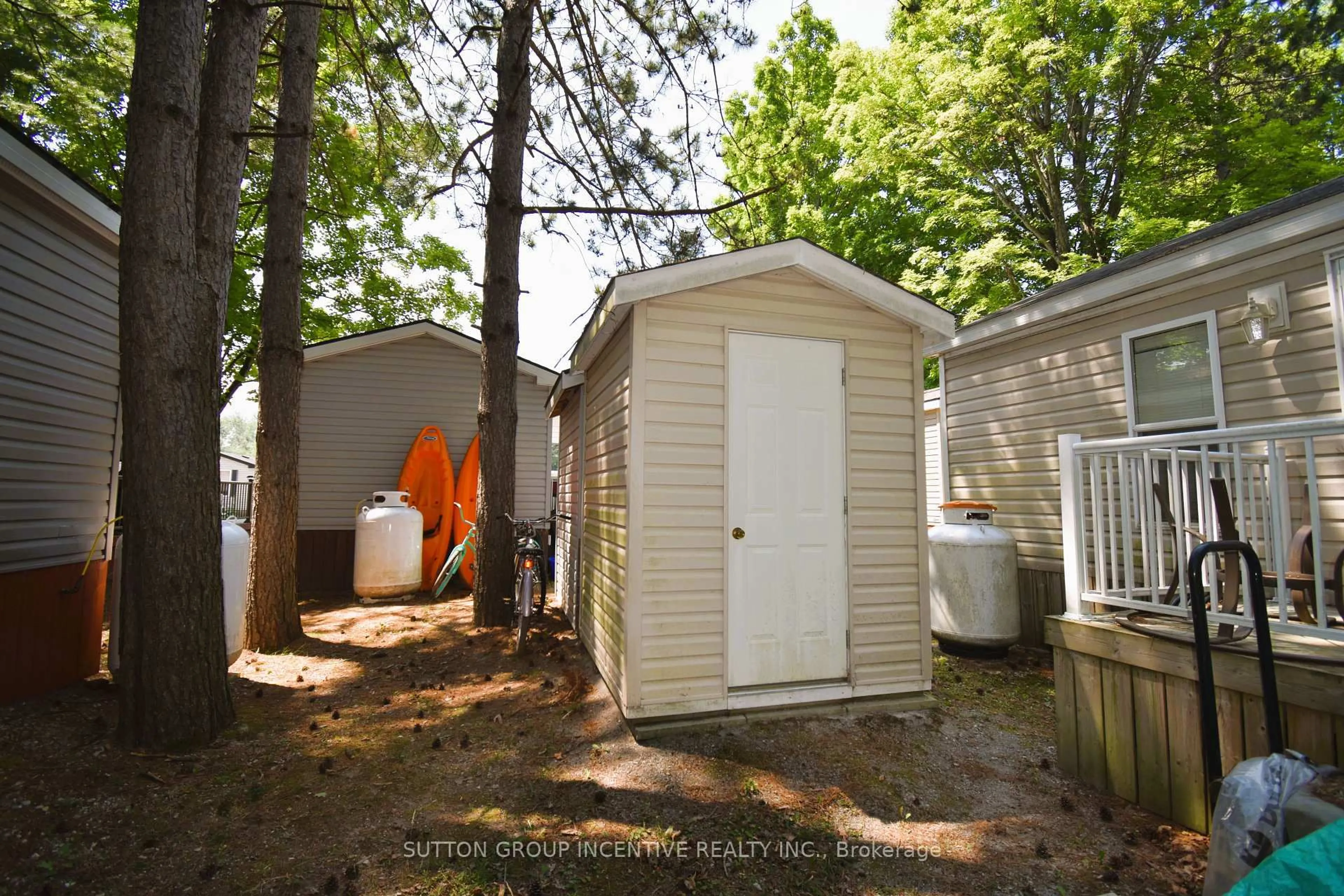 Shed for 1082 Shamrock Marina Rd #62, Gravenhurst Ontario P0E 1N0