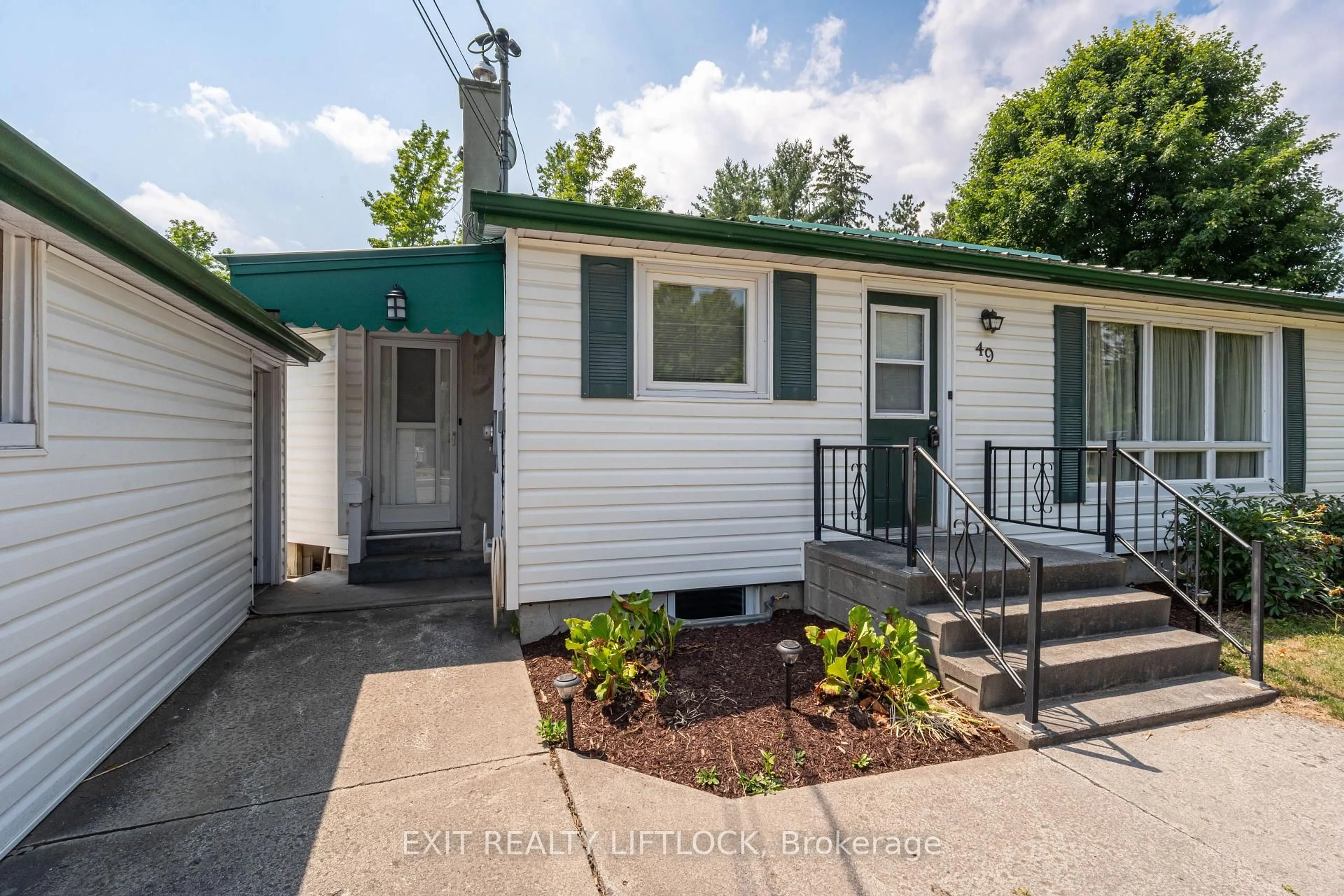 Home with vinyl exterior material, street for 49 Concession St, Havelock-Belmont-Methuen Ontario K0L 1Z0