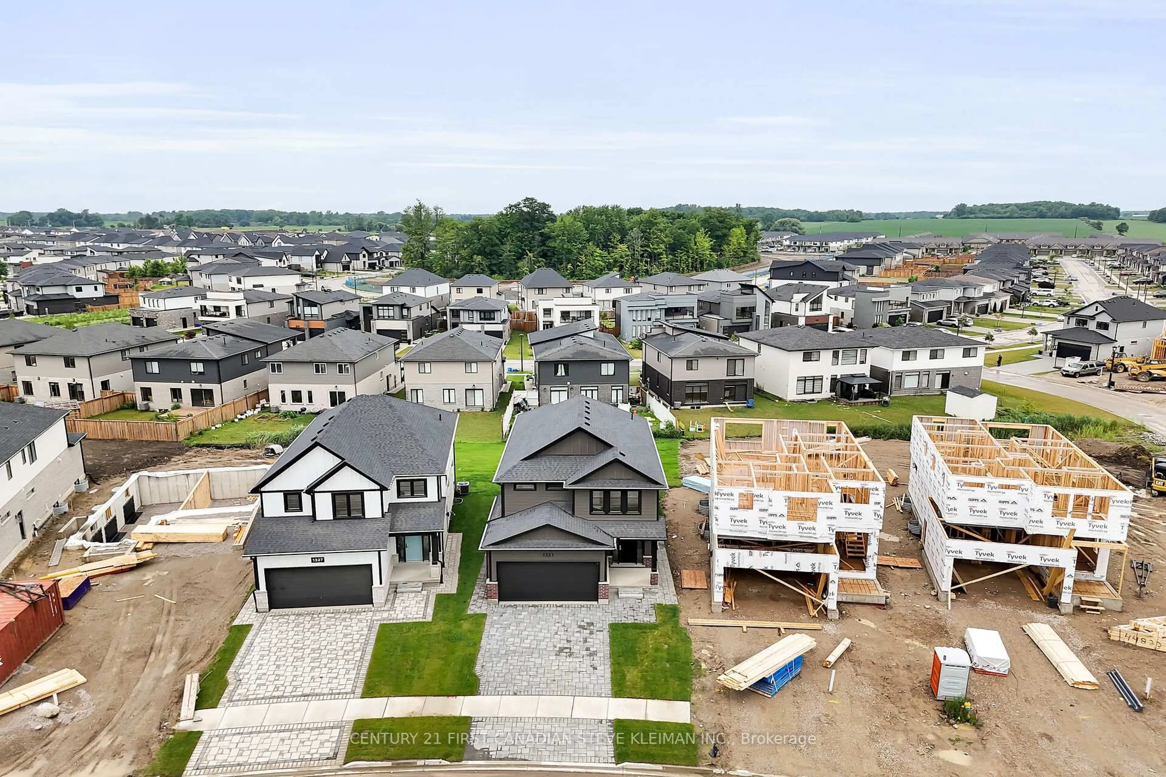 A pic from outside/outdoor area/front of a property/back of a property/a pic from drone, street for 1331 Bush Hill Link Ave, London North Ontario N6G 0X6