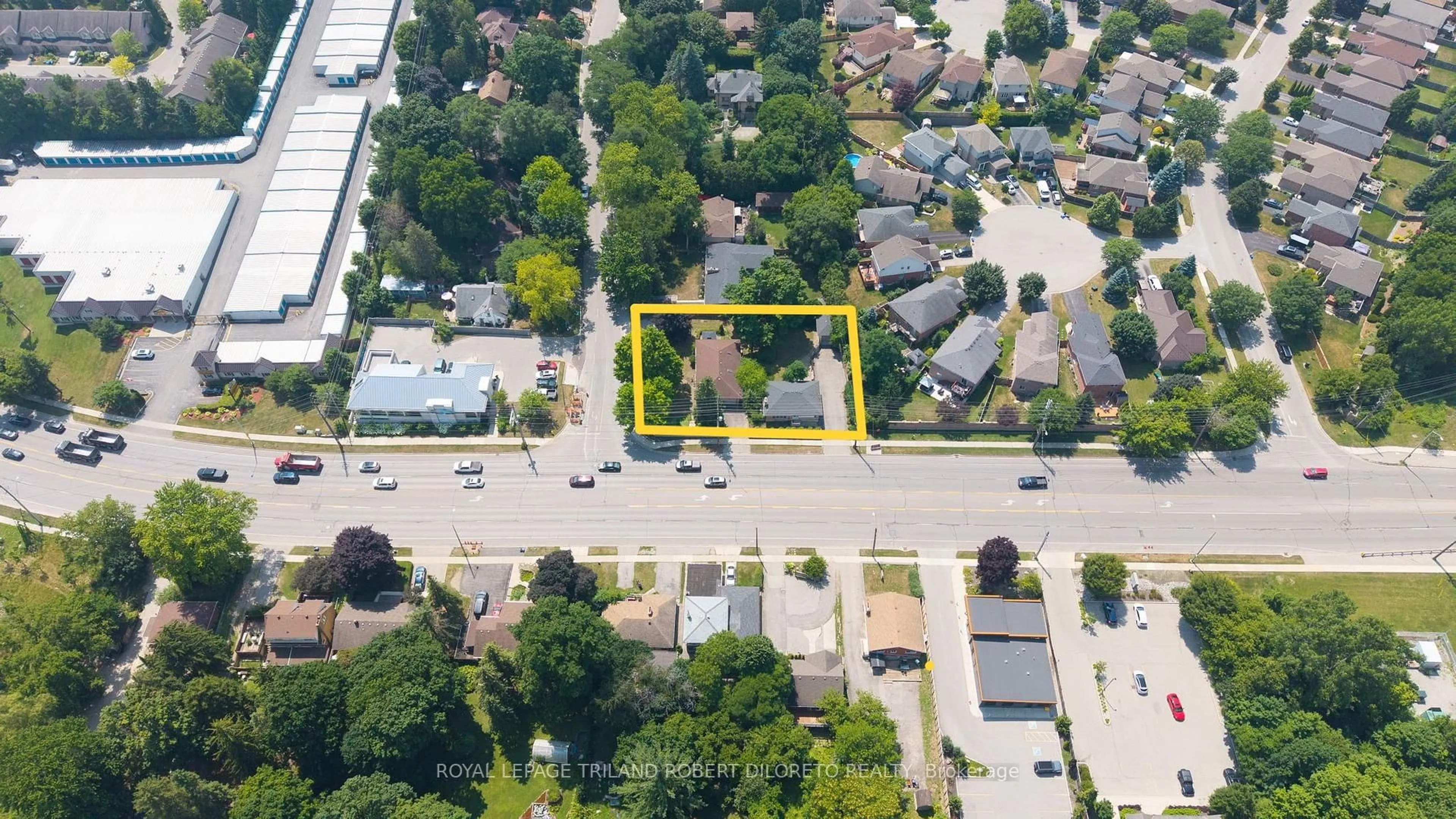 A pic from outside/outdoor area/front of a property/back of a property/a pic from drone, street for 584 Wonderland Rd, London North Ontario N6H 3E4