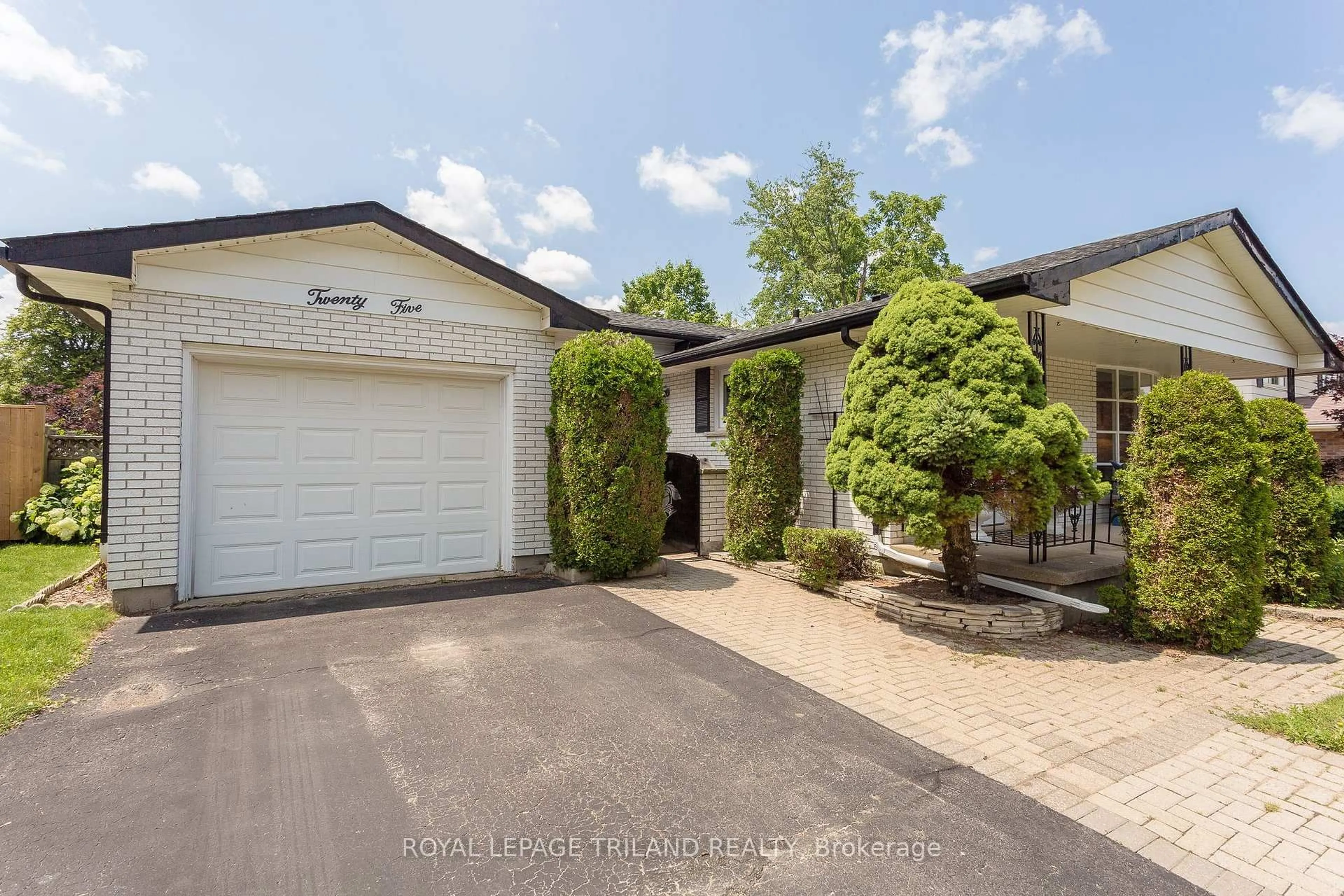 Unknown for 25 Blue Ridge Cres, London South Ontario N6K 2W9