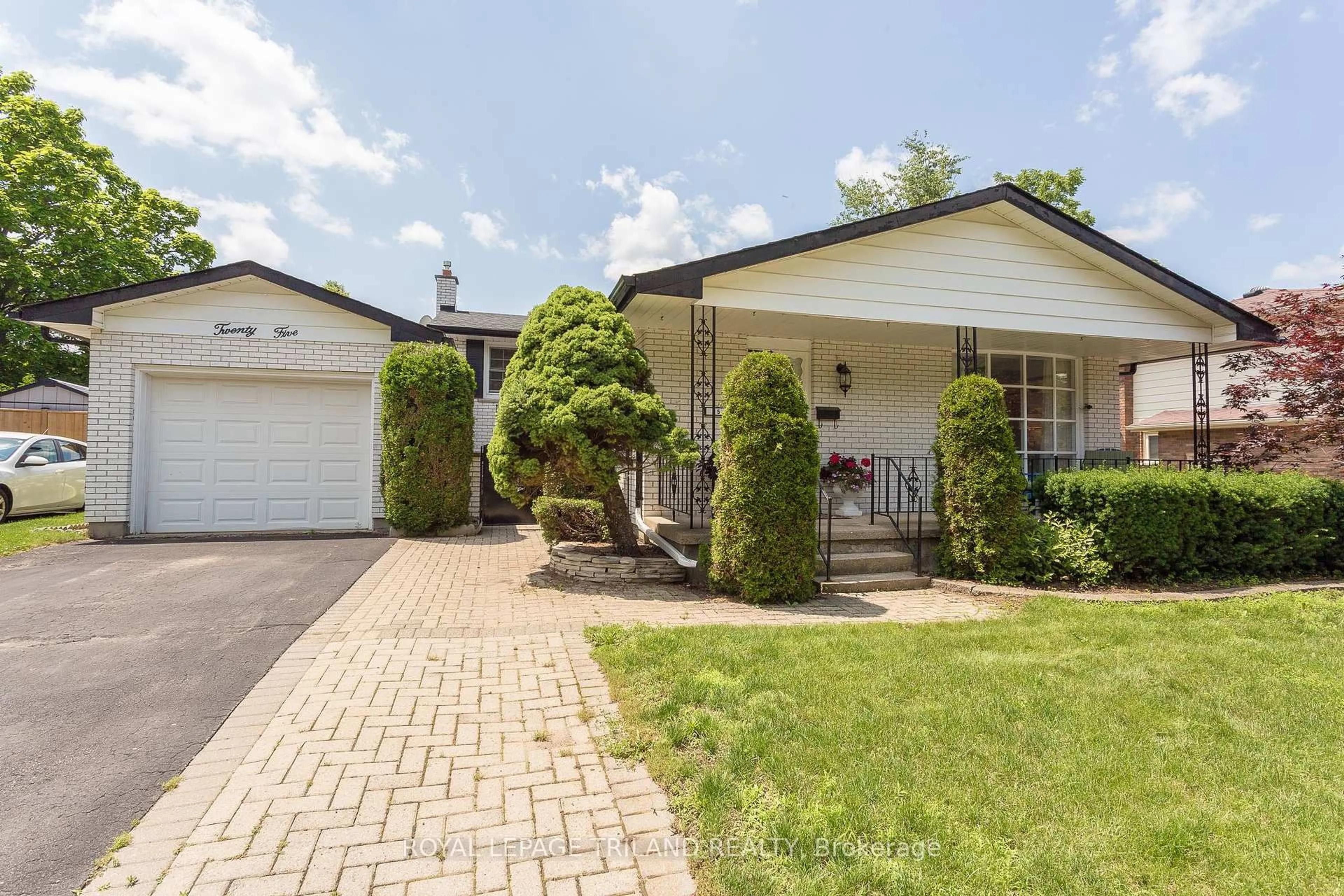 Unknown for 25 Blue Ridge Cres, London South Ontario N6K 2W9