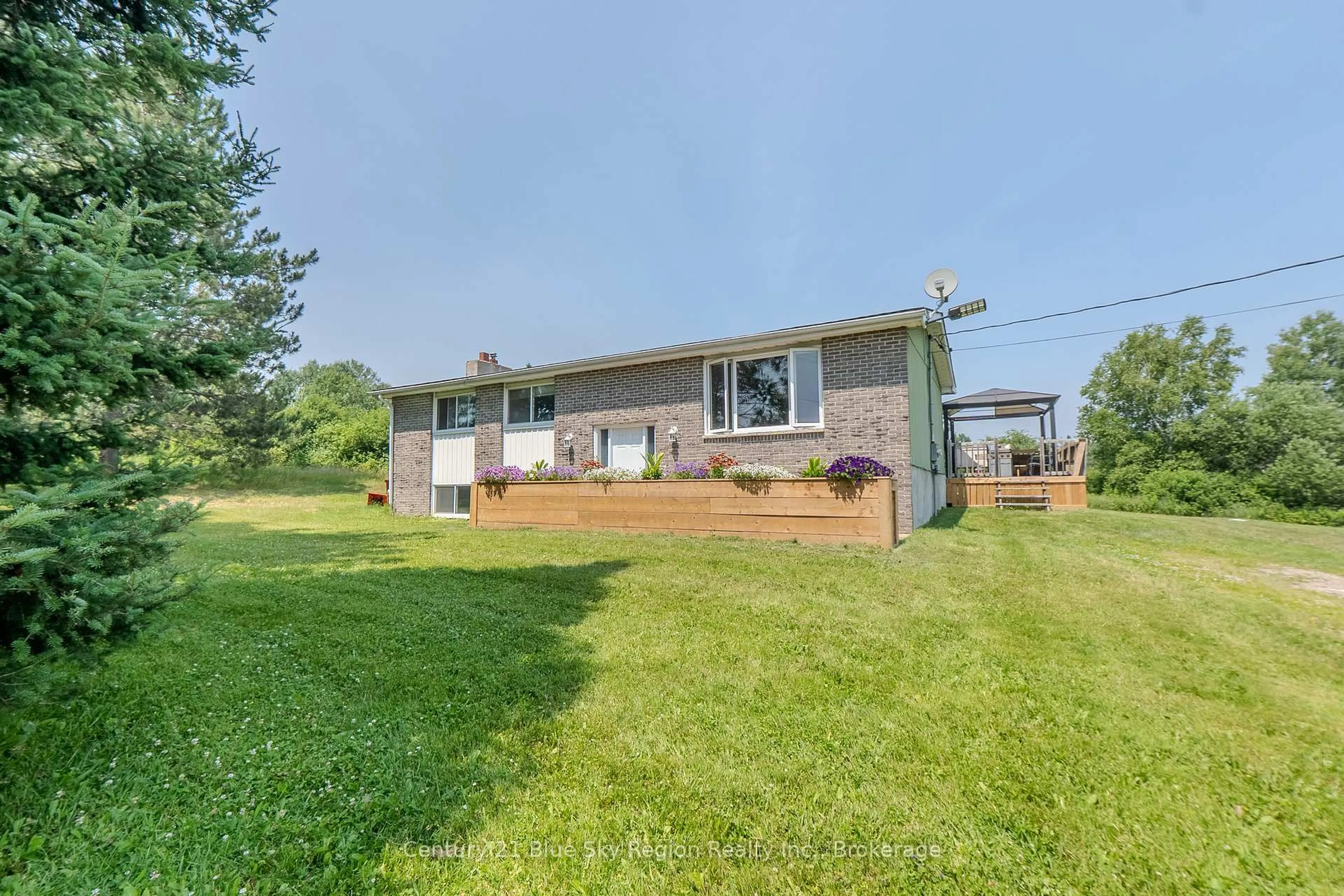 A pic from outside/outdoor area/front of a property/back of a property/a pic from drone, unknown for 3812 HIGHWAY 17, East Ferris Ontario P0H 1K0